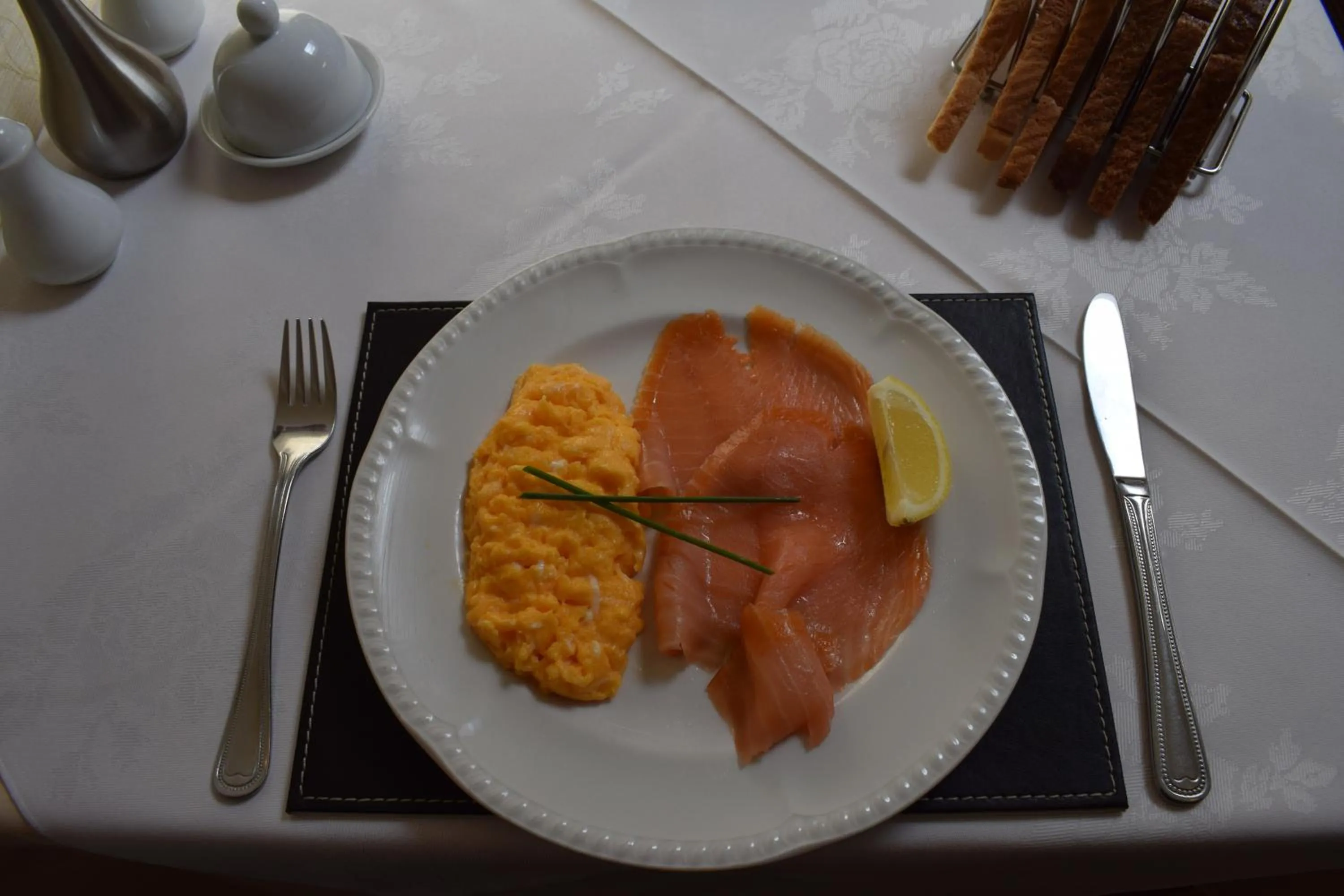 Breakfast in Cedar Lodge
