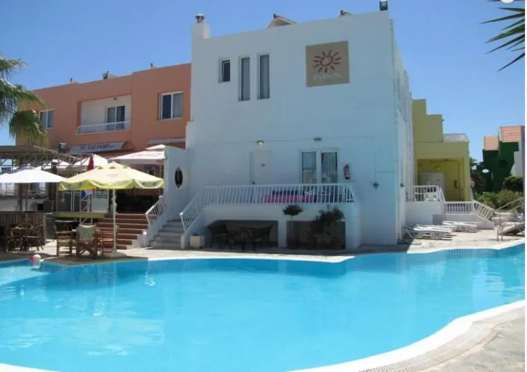 Swimming pool in Valsami Hotel Apartments