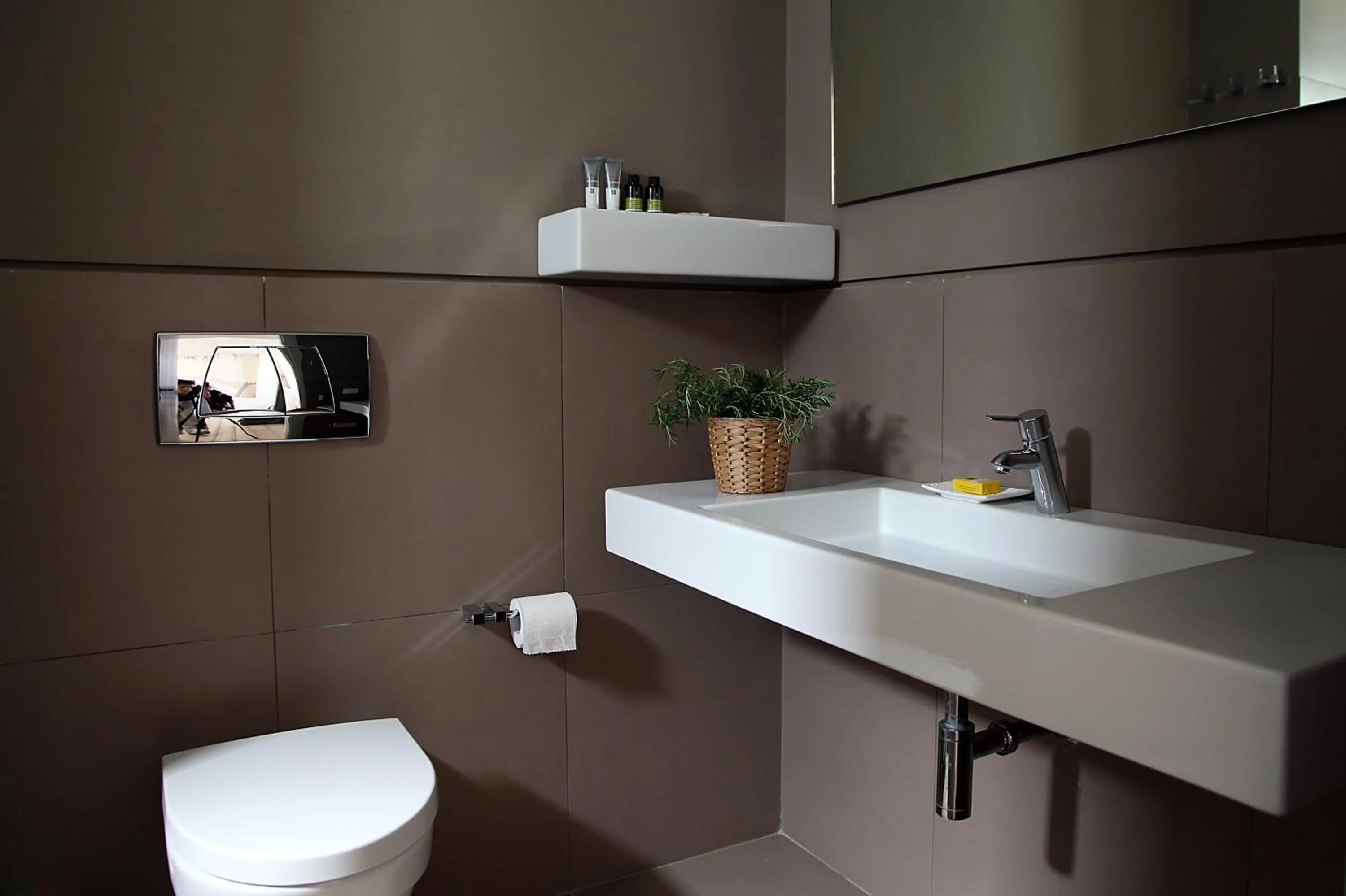 Shower in Skyros Ammos Hotel