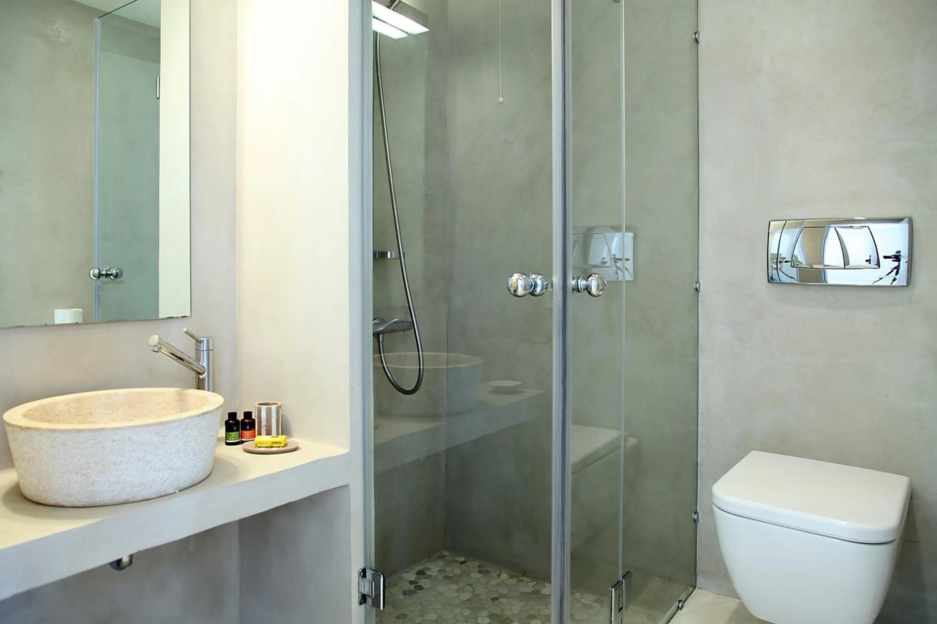 Shower in Skyros Ammos Hotel