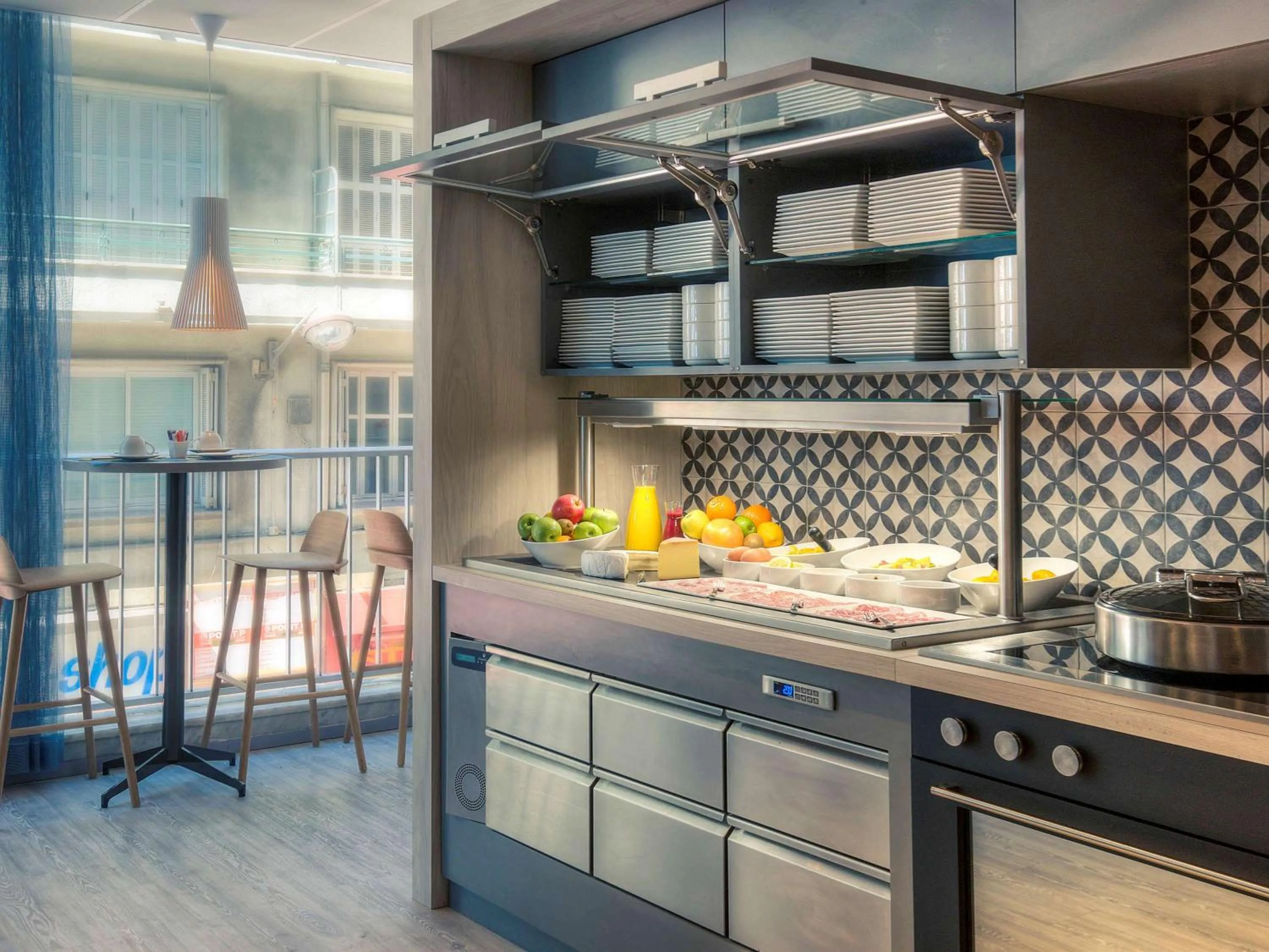 Restaurant/places to eat in Mercure Nice Promenade Des Anglais