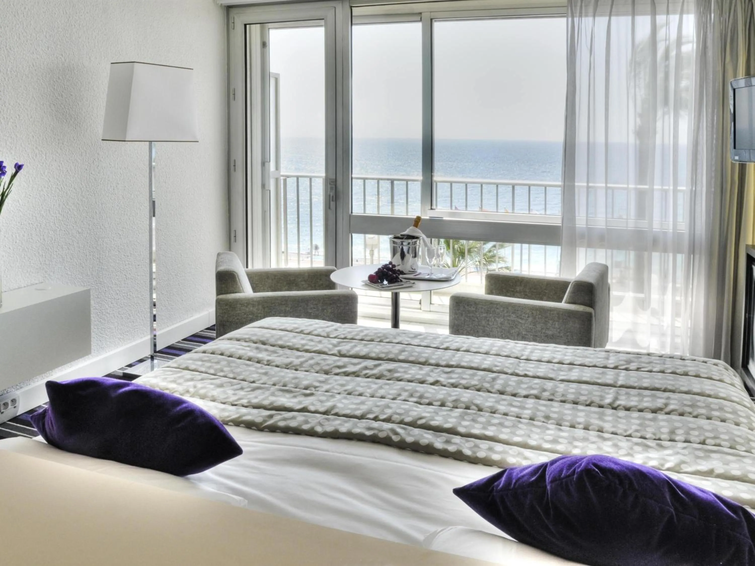 Bedroom, Bed in Mercure Nice Promenade Des Anglais