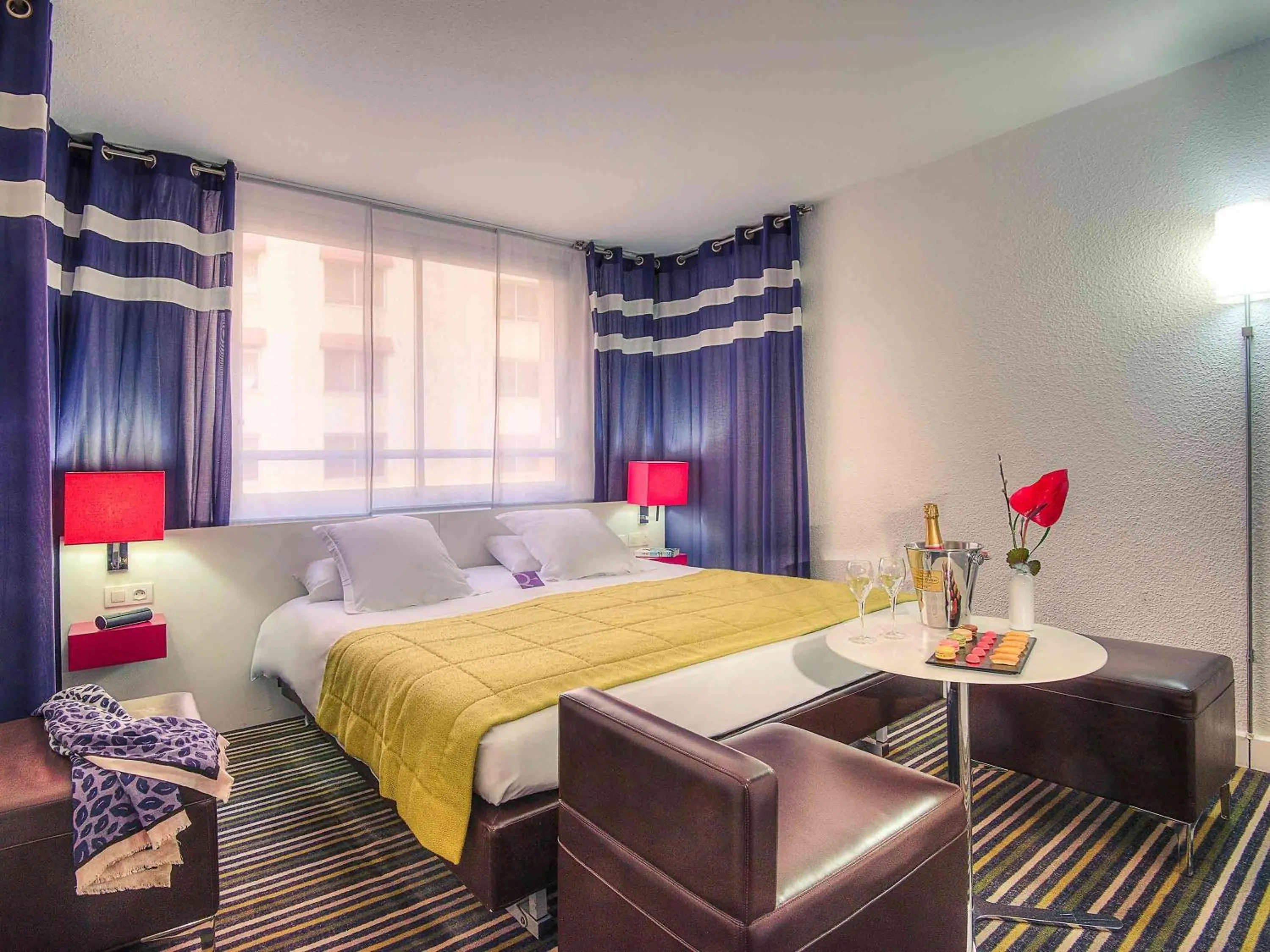 Photo of the whole room, Bed in Mercure Nice Promenade Des Anglais