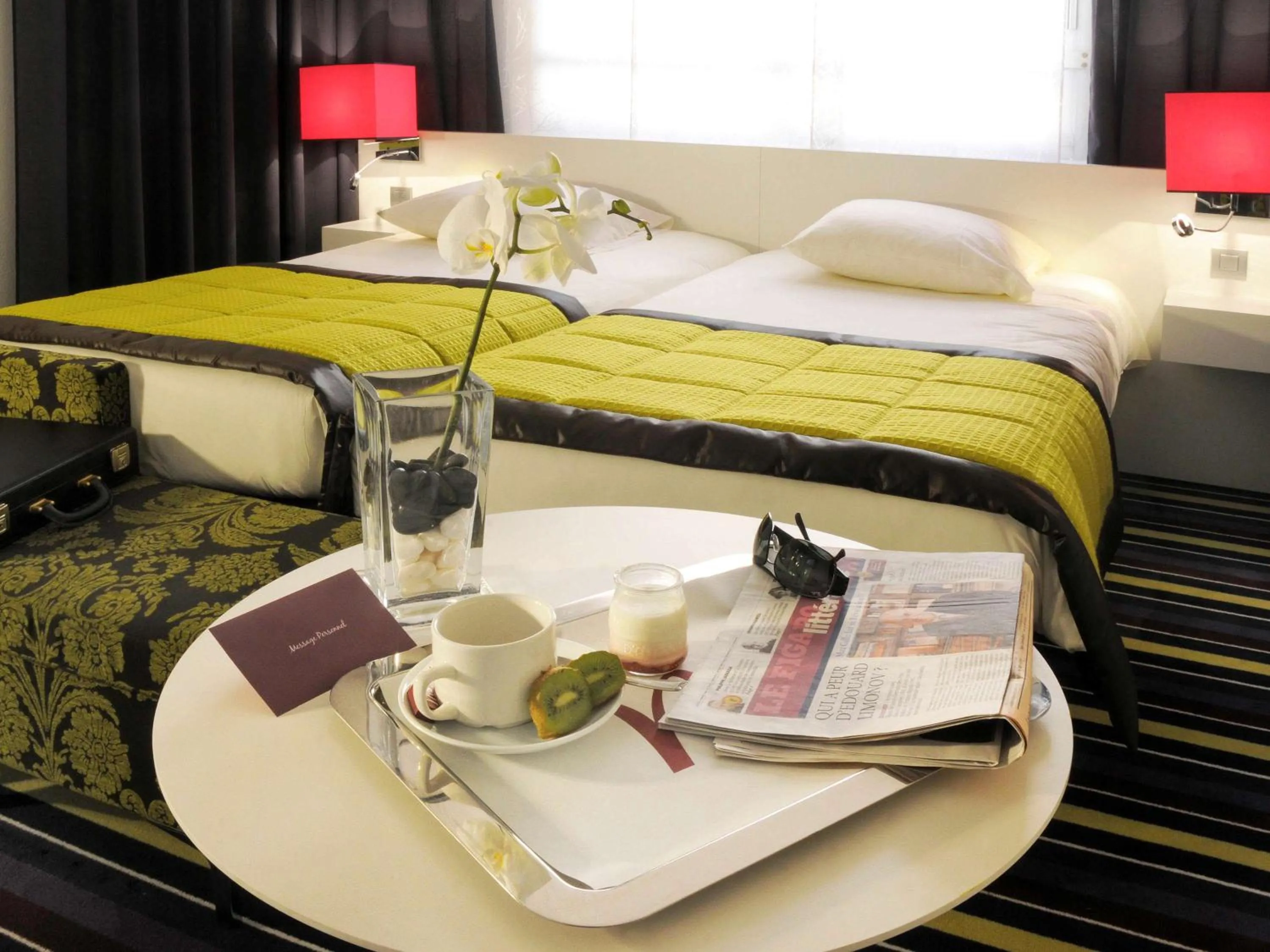 Photo of the whole room, Bed in Mercure Nice Promenade Des Anglais