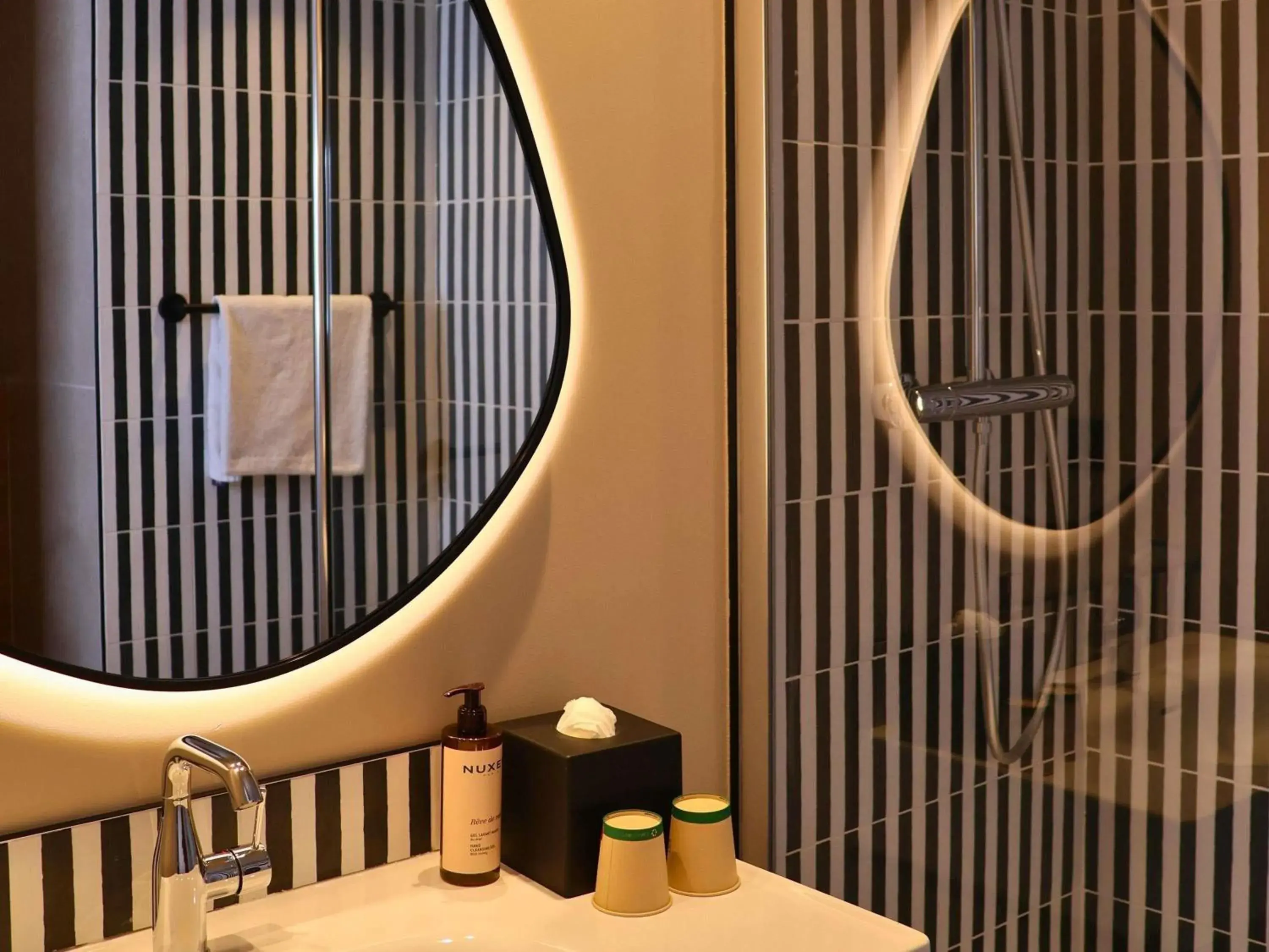 Bedroom in Mercure Nice Promenade Des Anglais Bedroom in Mercure Nice Promenade Des Anglais