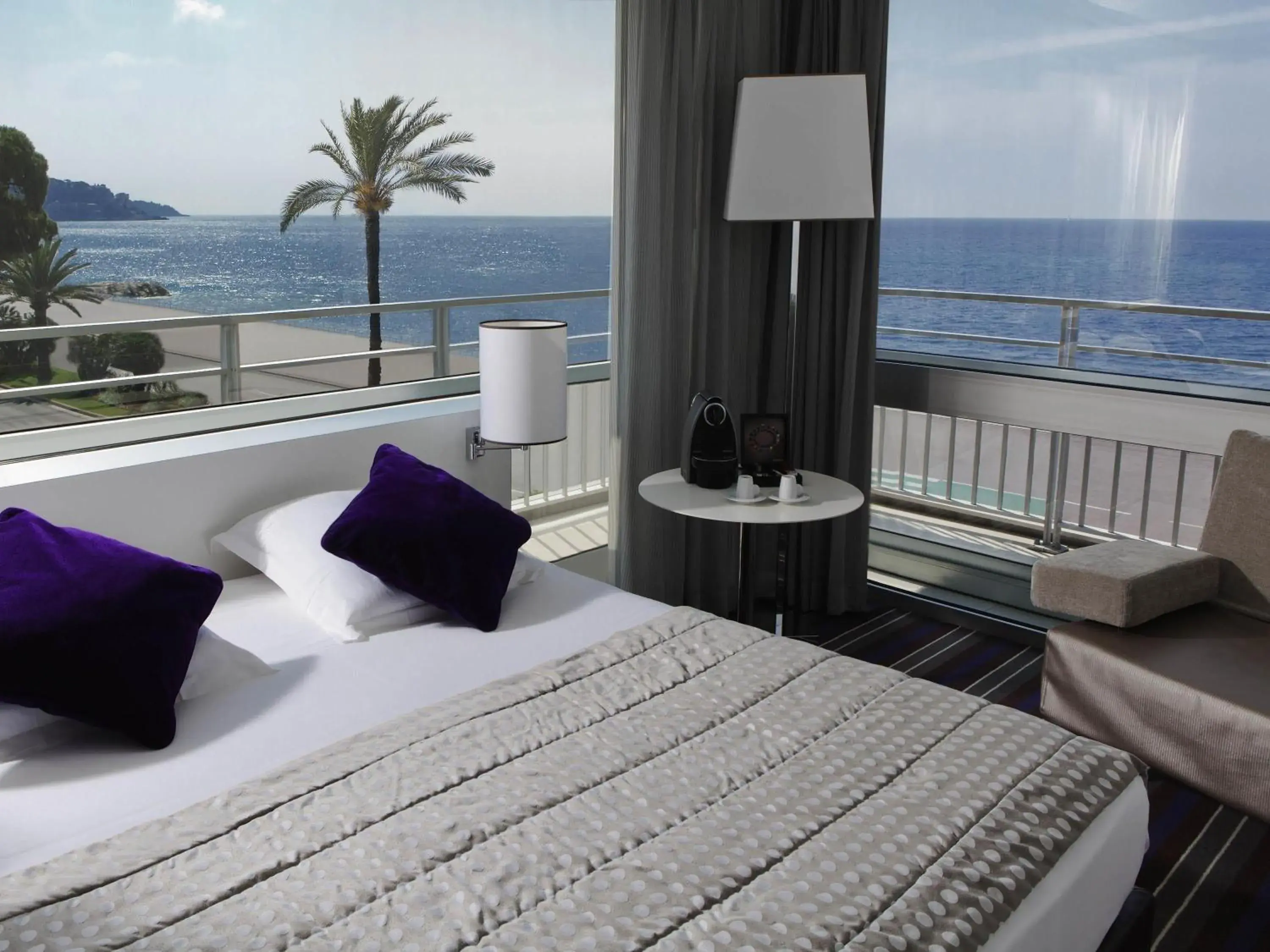 Bedroom, Bed in Mercure Nice Promenade Des Anglais Bedroom, Bed in Mercure Nice Promenade Des Anglais