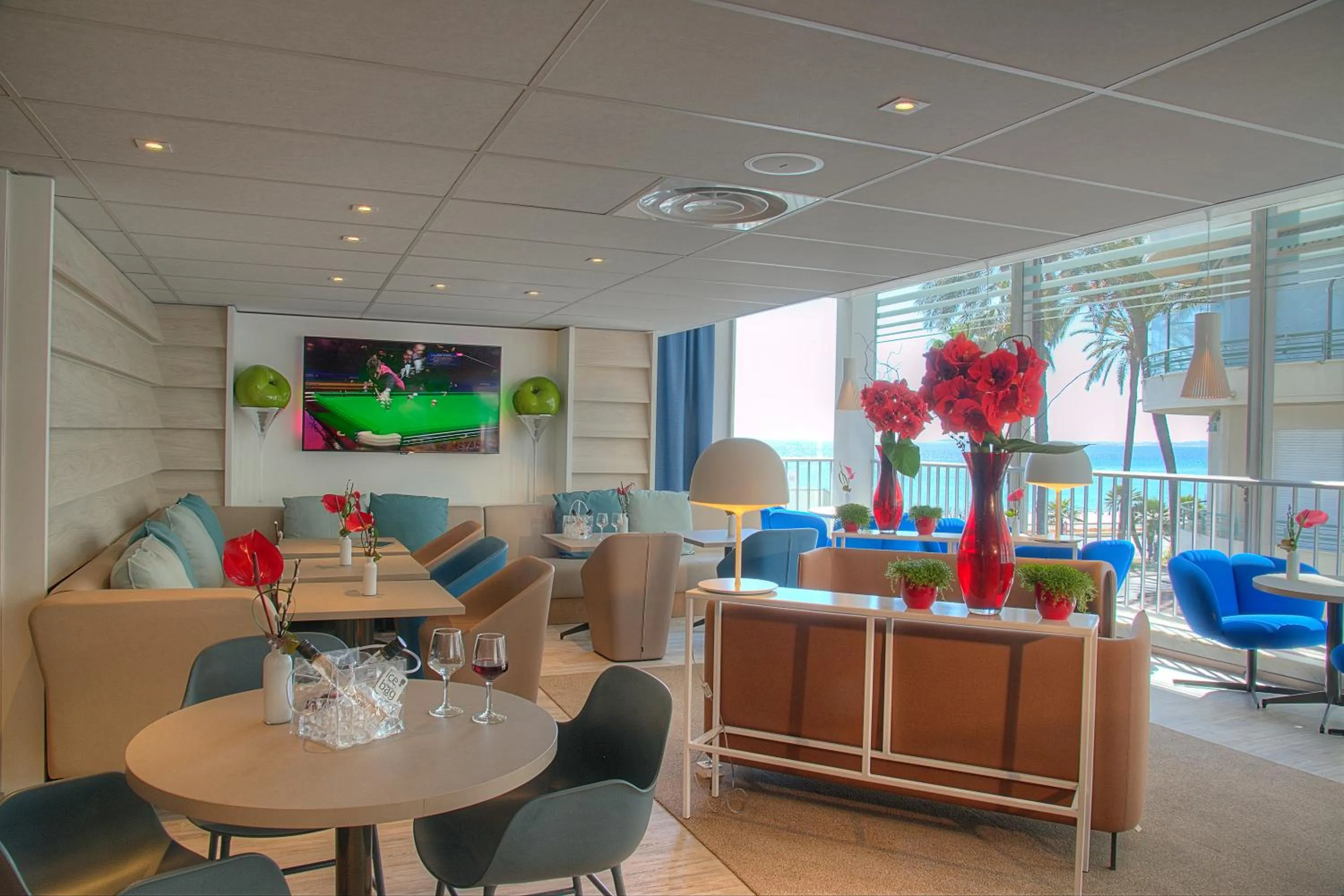 Restaurant/places to eat in Mercure Nice Promenade Des Anglais