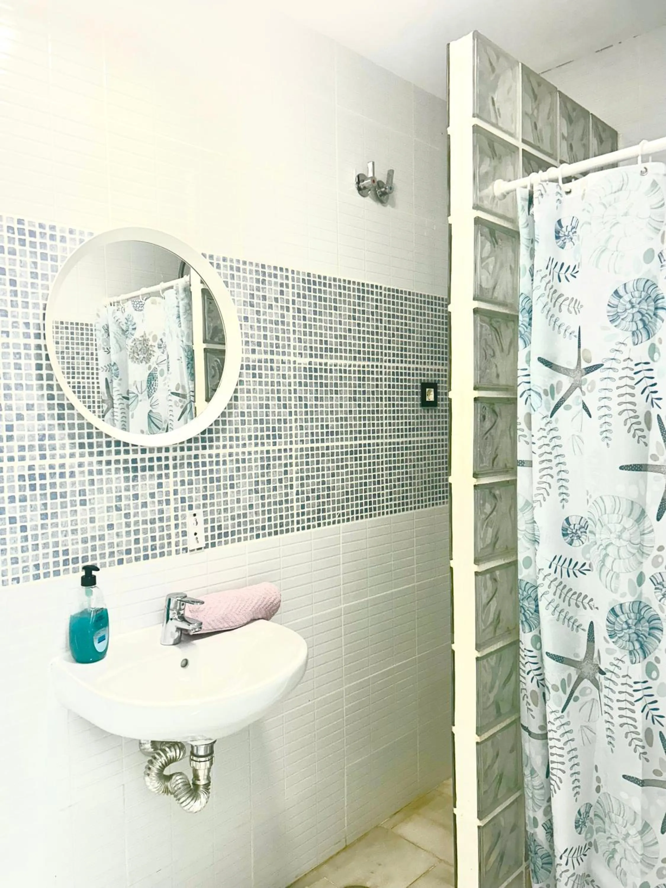 Shower in Málaga Centro Hostel