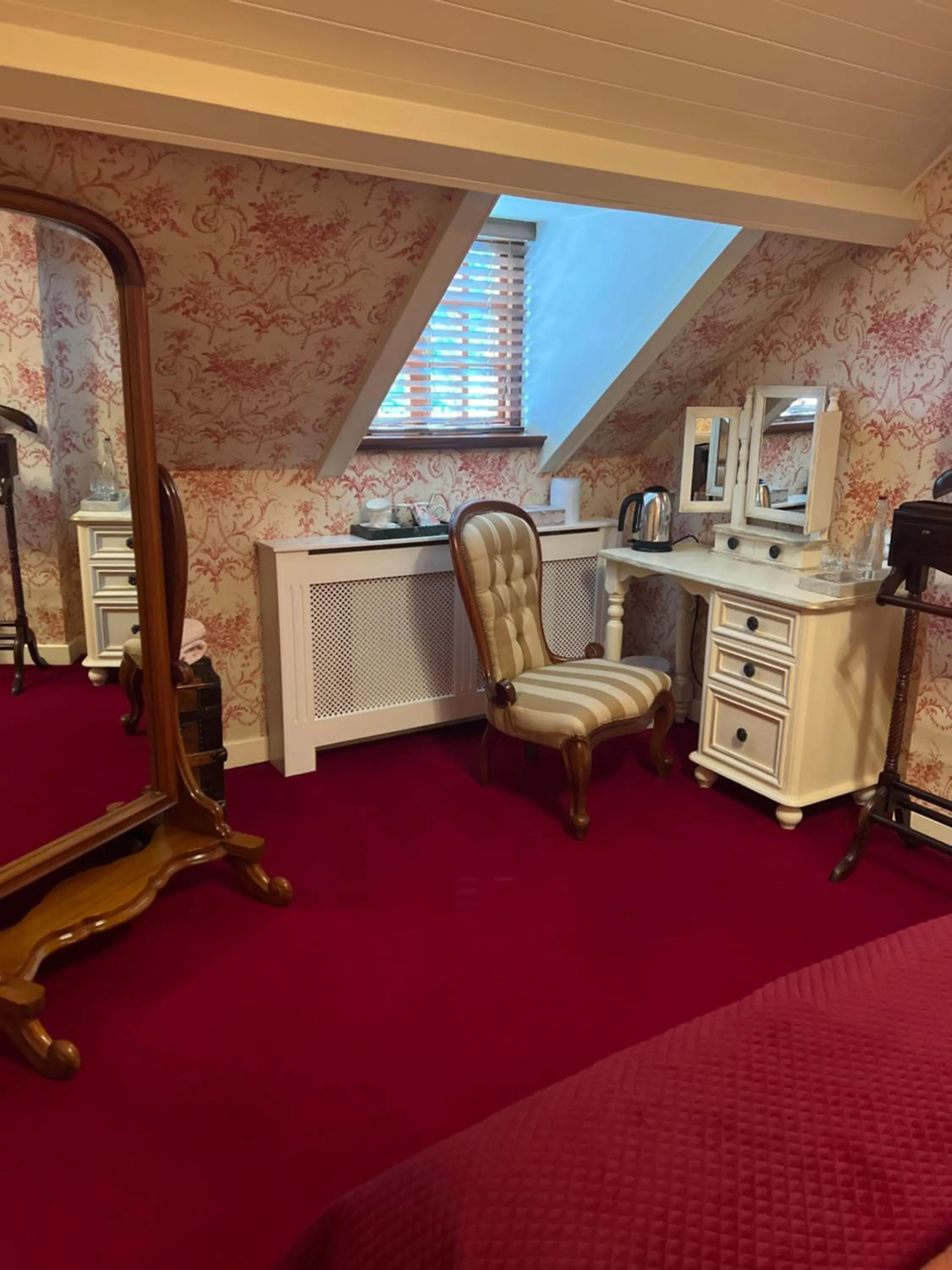 Seating area in Ivy Cottage B&B