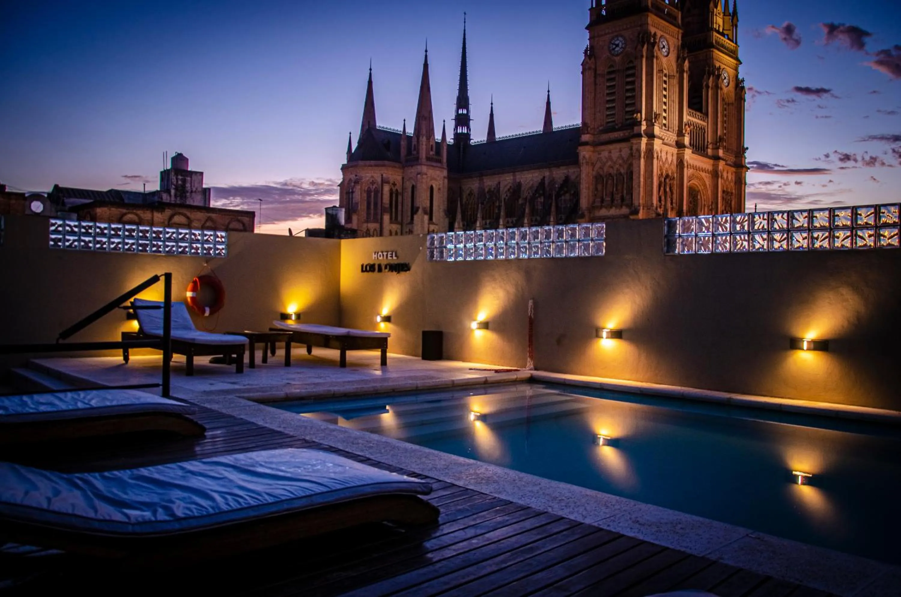 Los Monjes Hotel