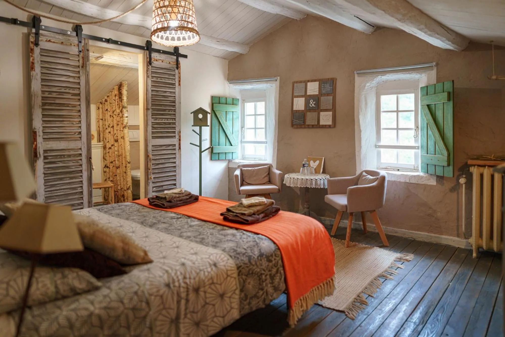 Photo of the whole room, Bed in La Maison de Marguerite