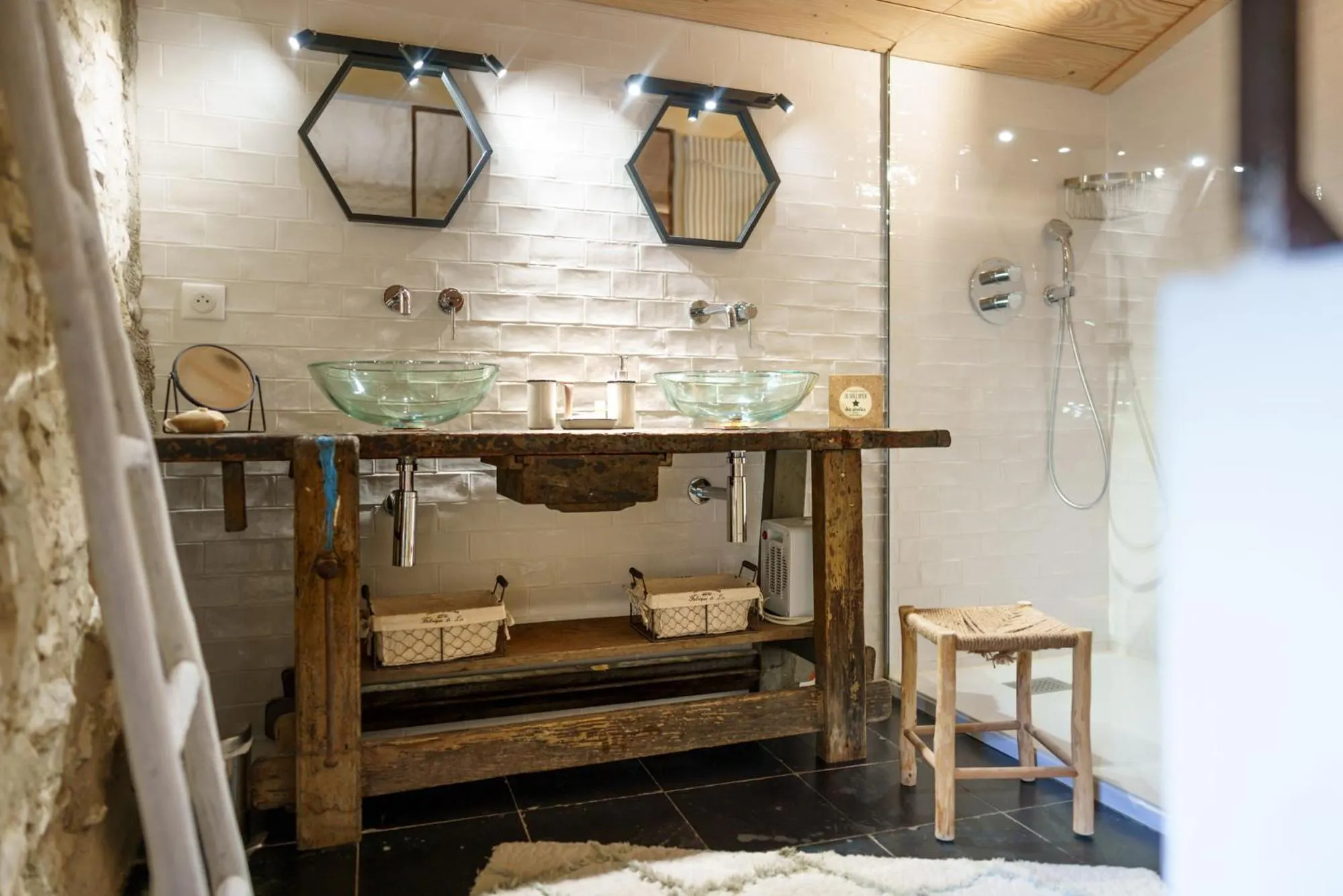 Shower in La Maison de Marguerite