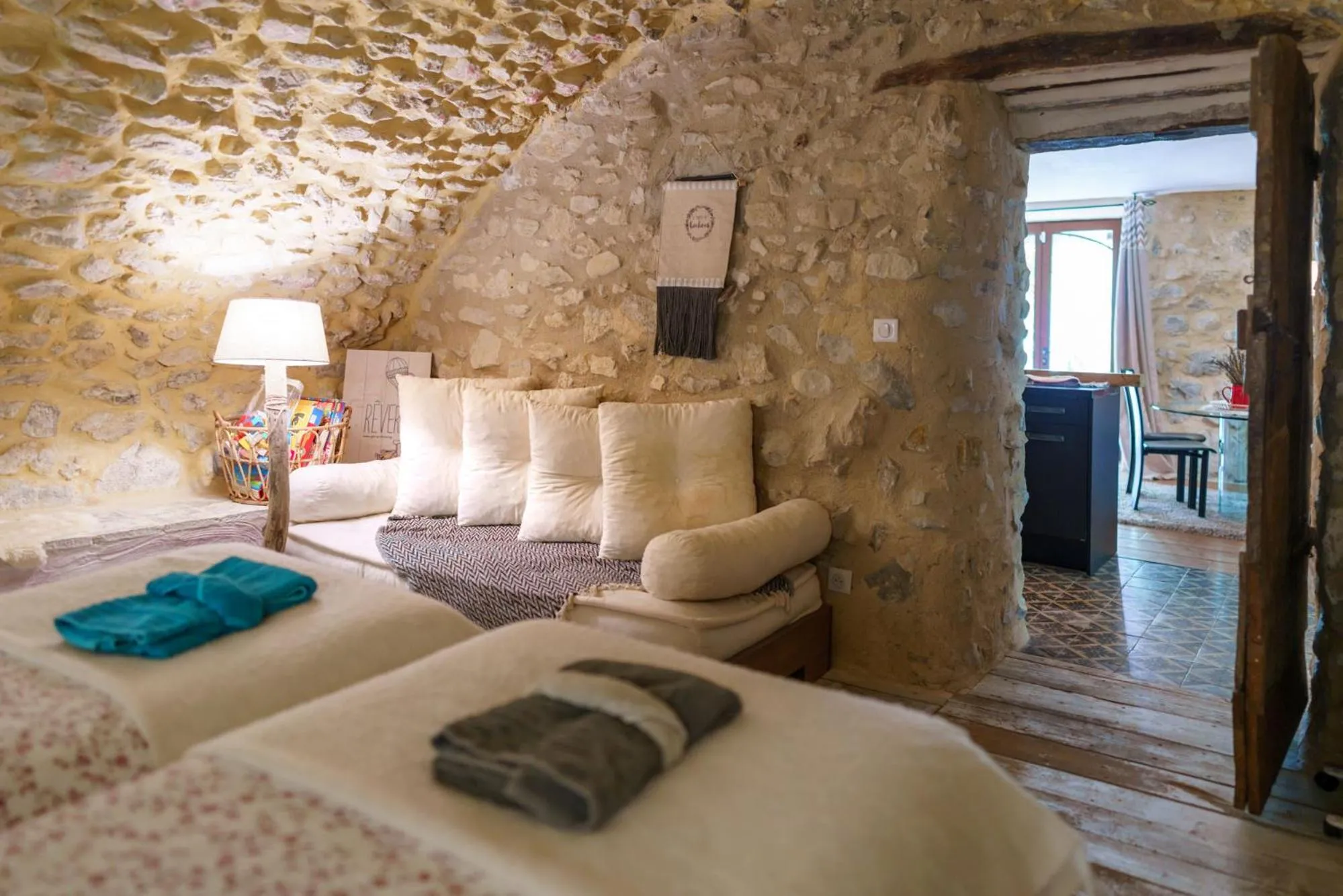Photo of the whole room, Bed in La Maison de Marguerite