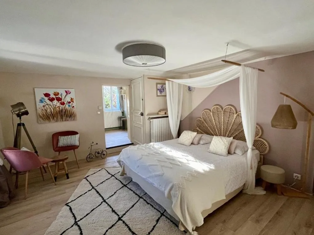 Bed in La Maison de Marguerite