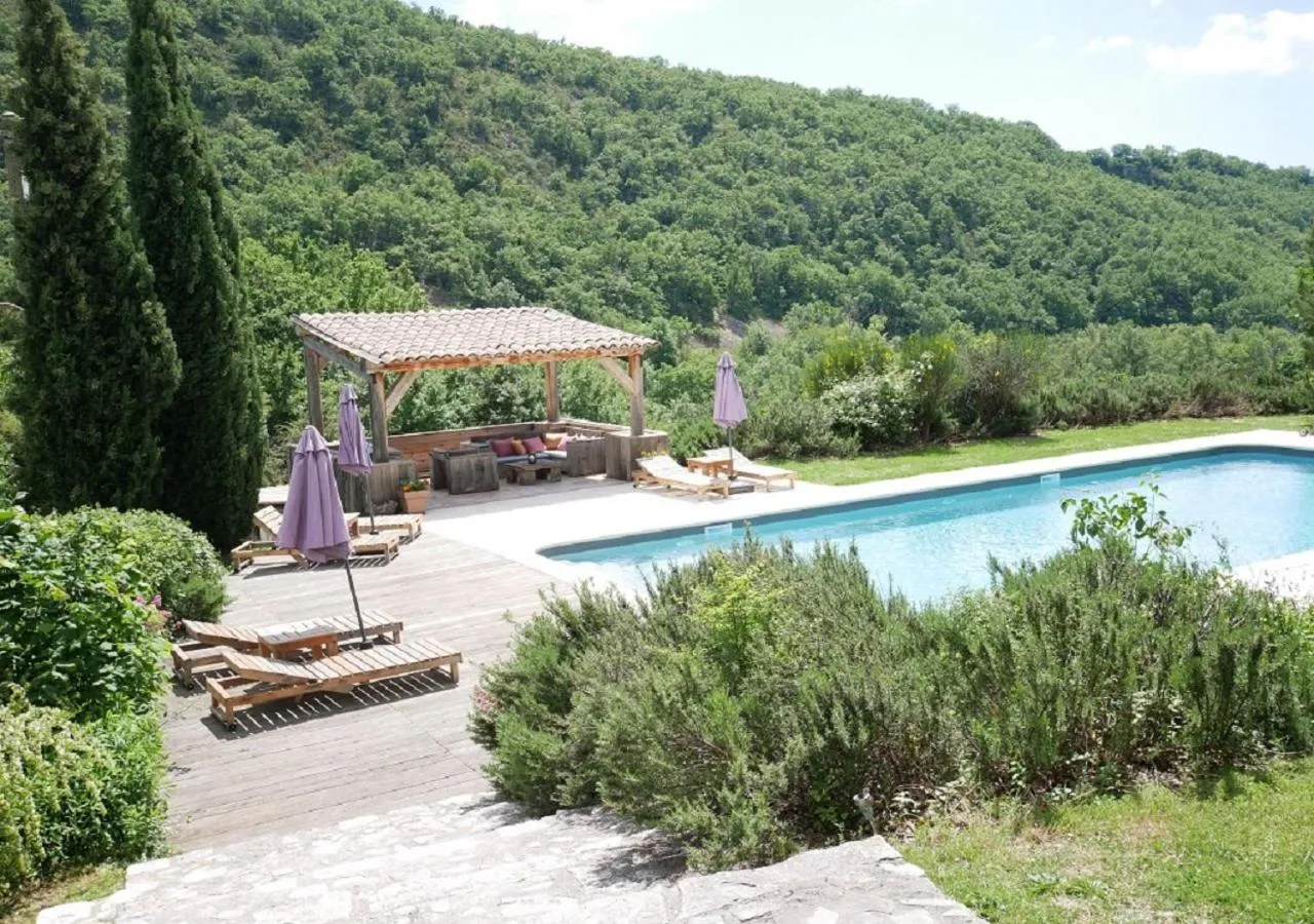 Swimming pool in La Maison de Marguerite