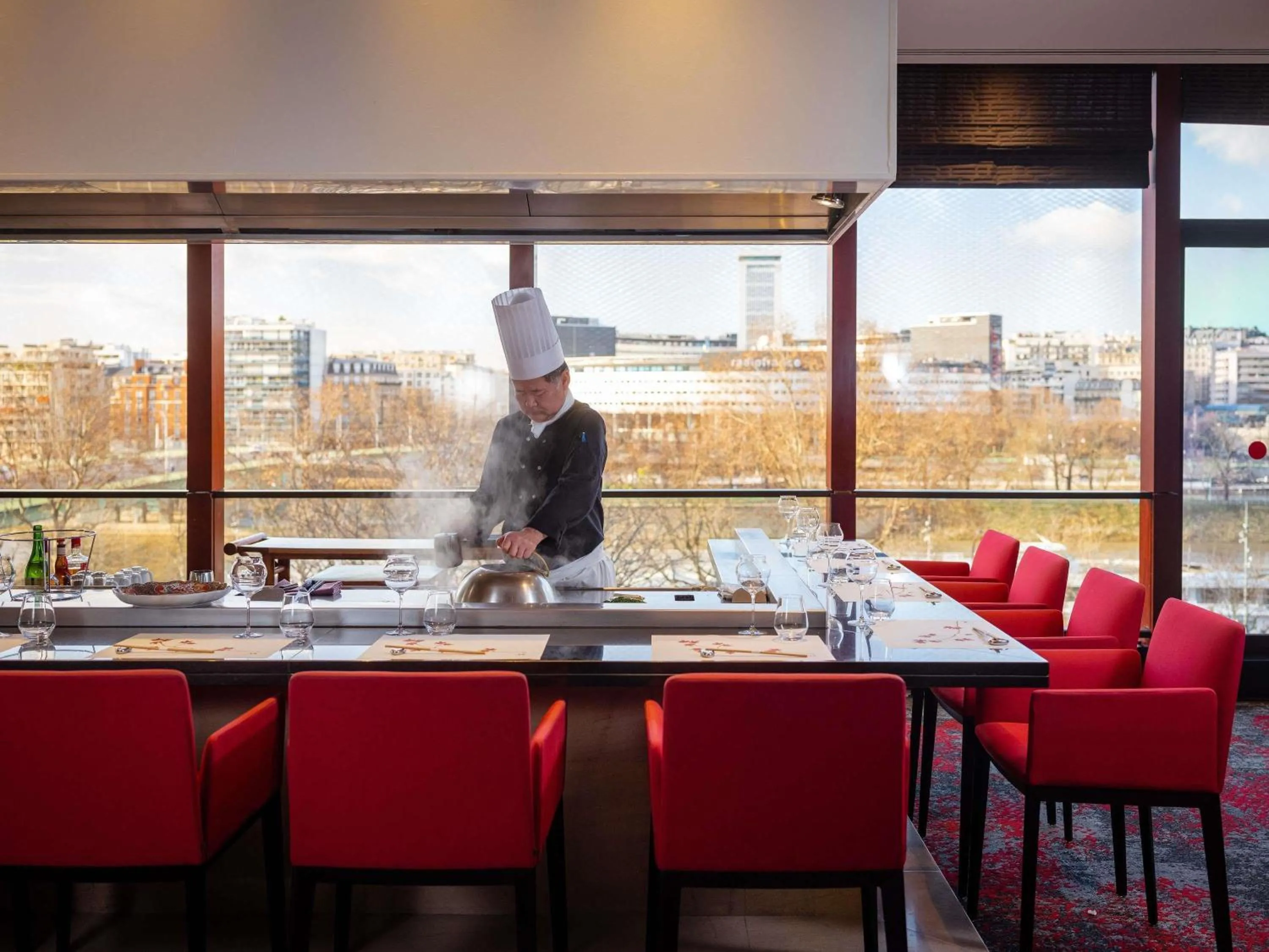 Restaurant/places to eat in Novotel Paris Centre Tour Eiffel