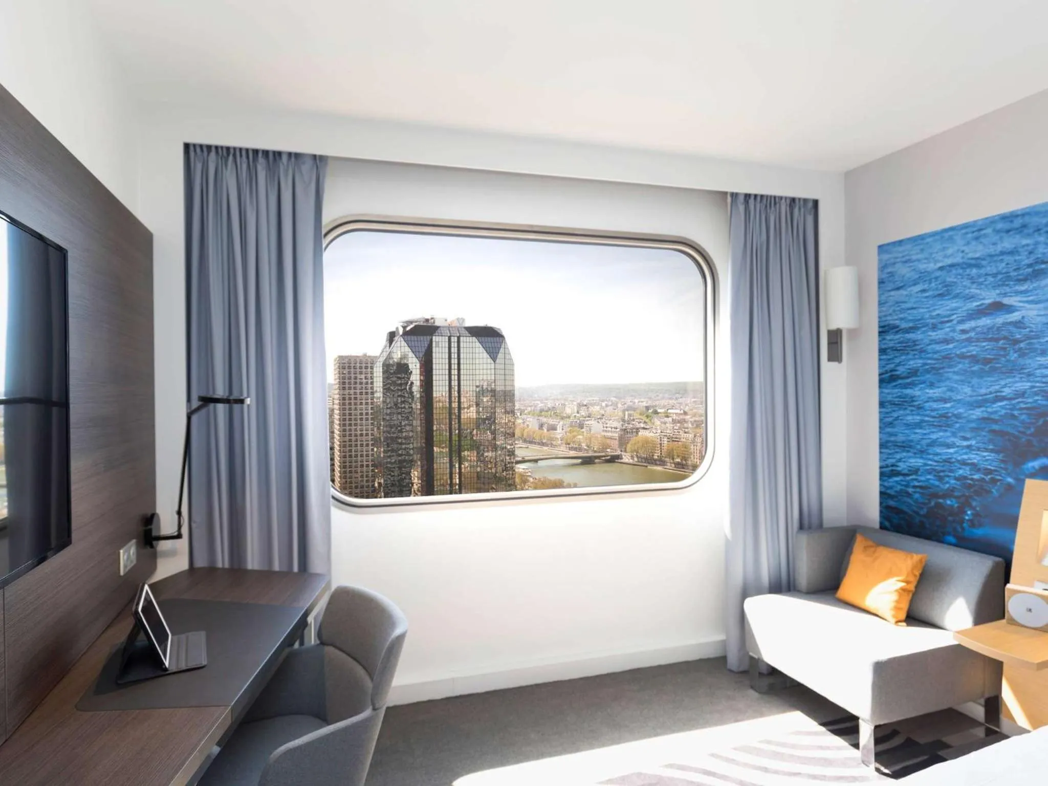 Bedroom in Novotel Paris Centre Tour Eiffel