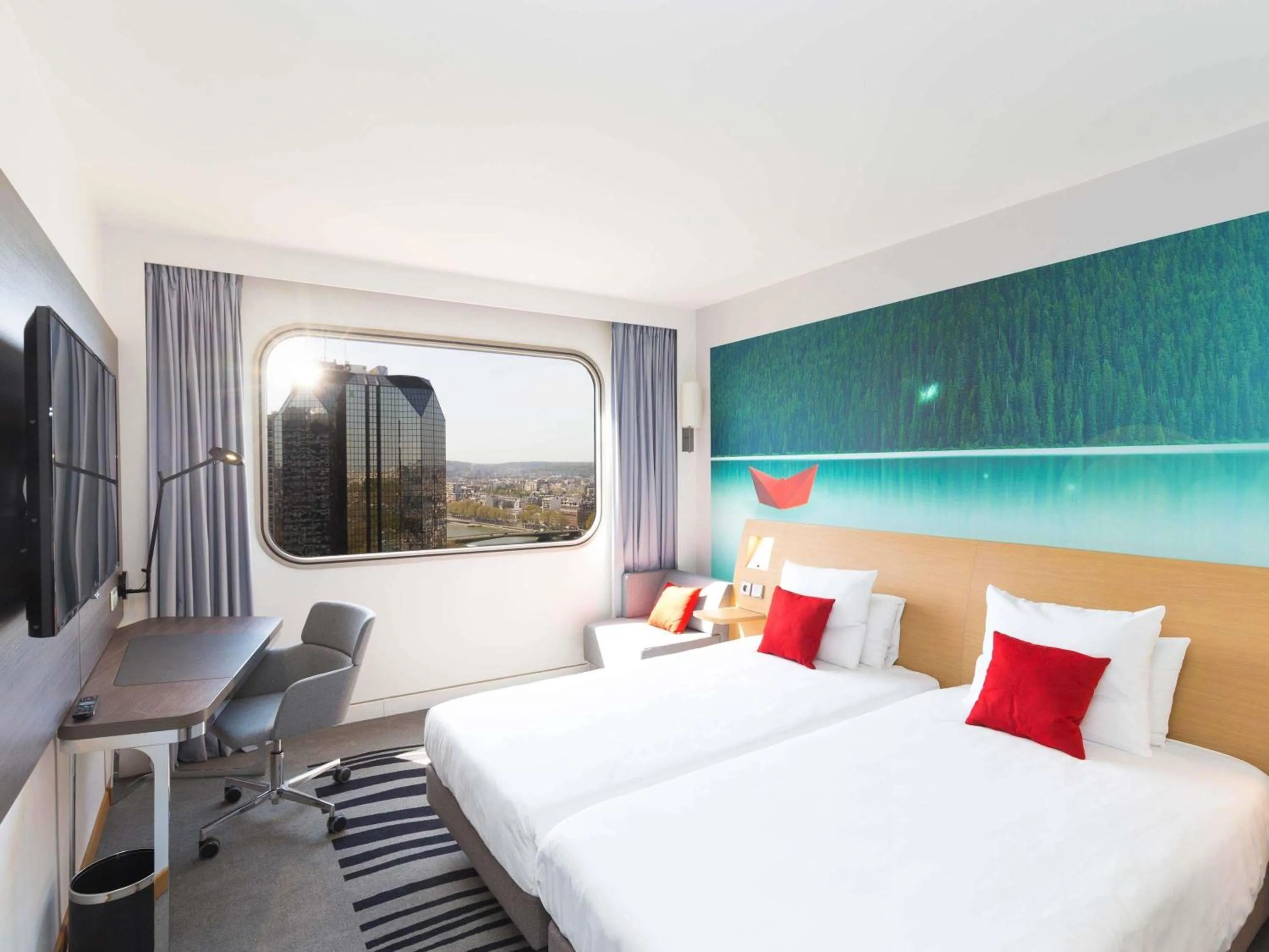 Bedroom, Bed in Novotel Paris Centre Tour Eiffel
