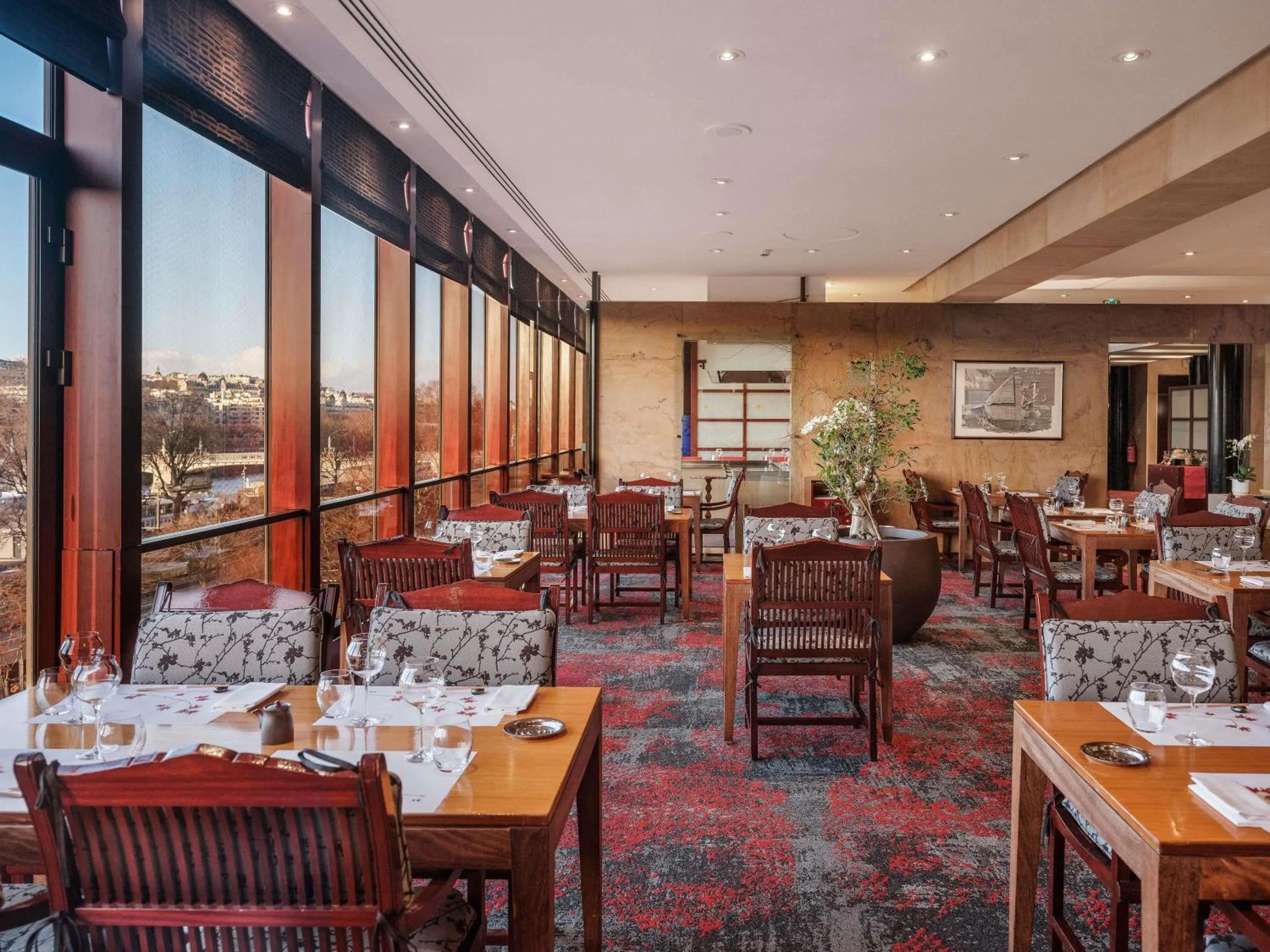 Restaurant/places to eat in Novotel Paris Centre Tour Eiffel