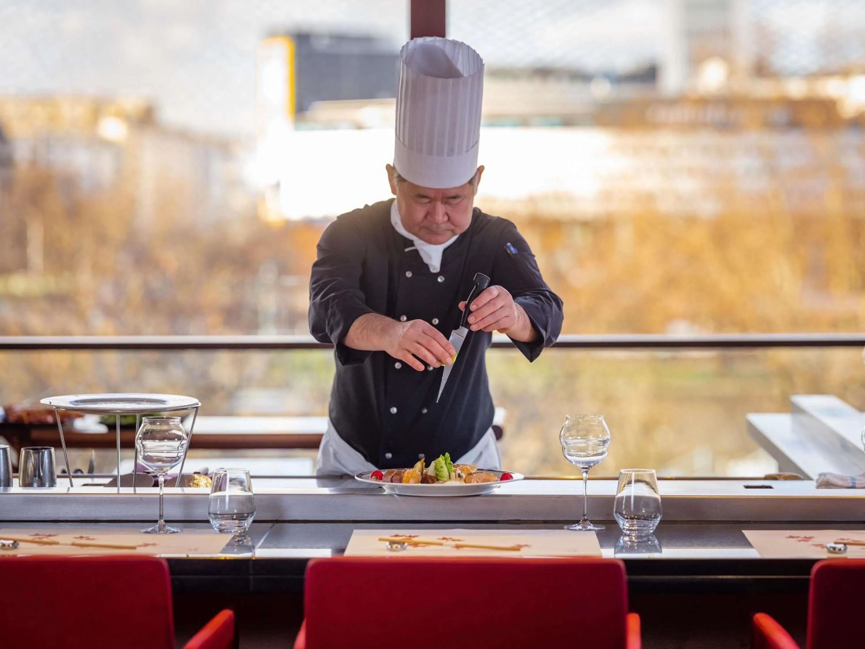 Restaurant/places to eat in Novotel Paris Centre Tour Eiffel