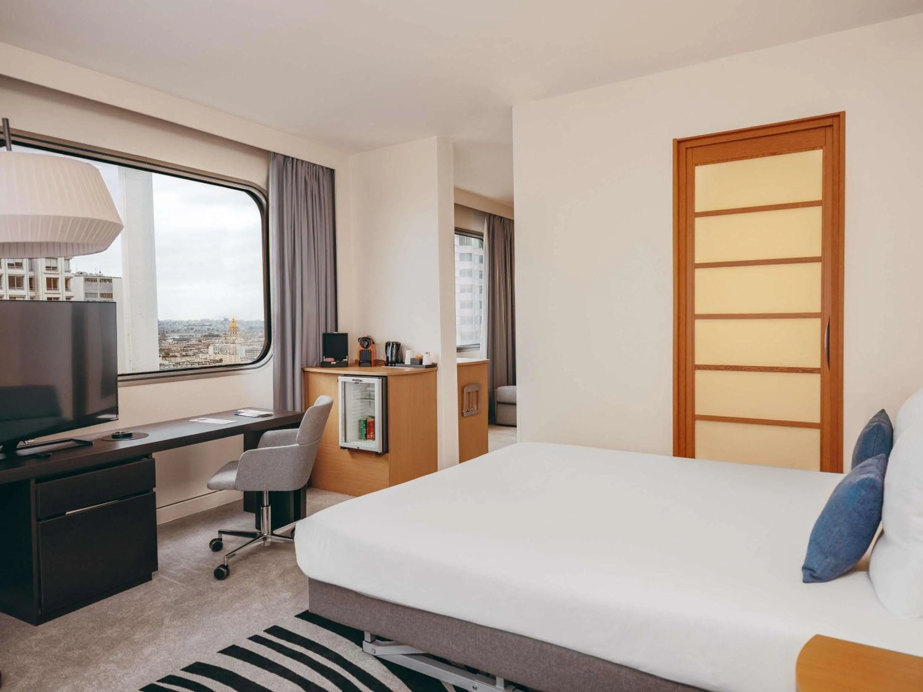 Bedroom, Bed in Novotel Paris Centre Tour Eiffel