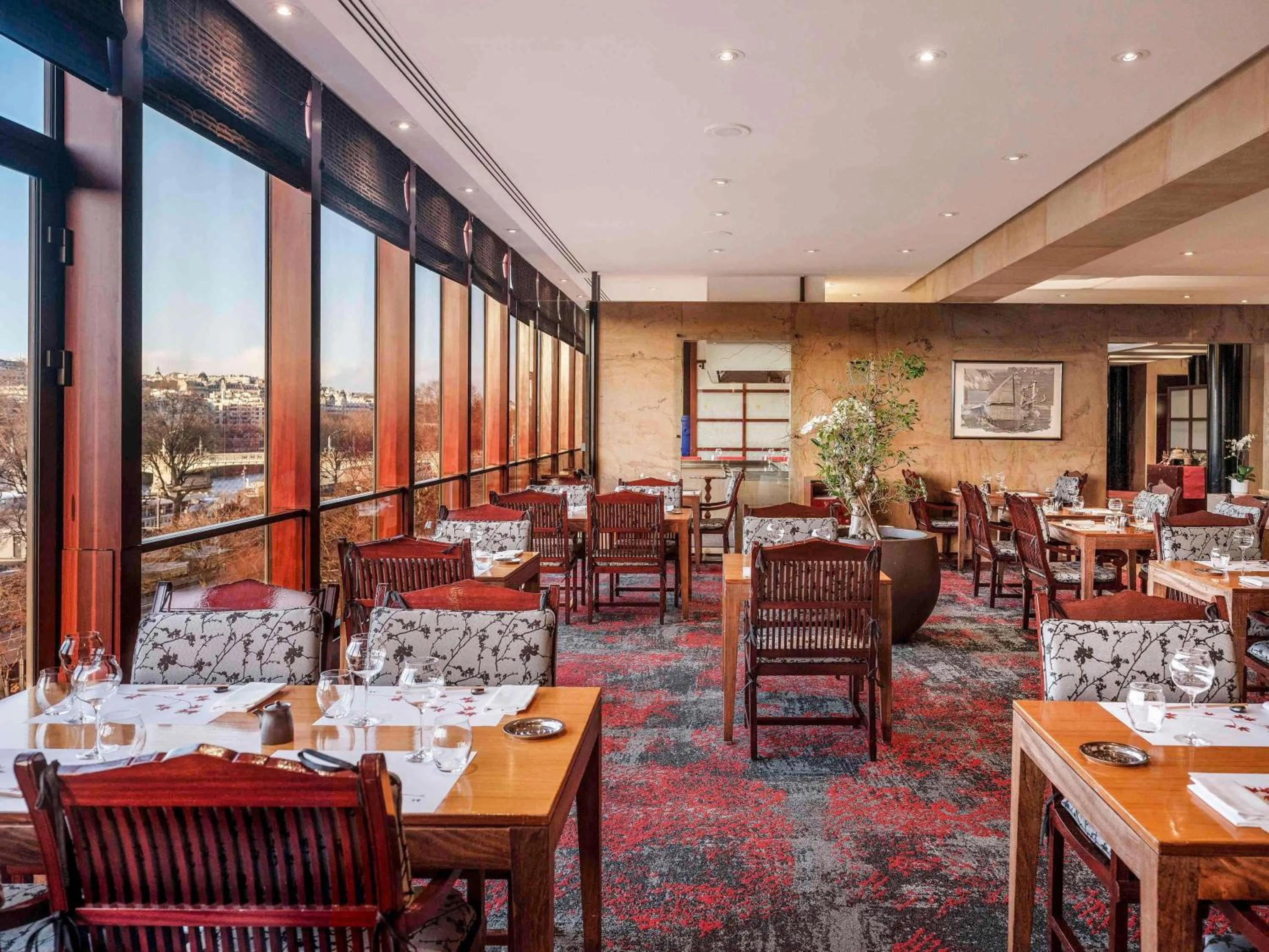 Restaurant/places to eat in Novotel Paris Centre Tour Eiffel