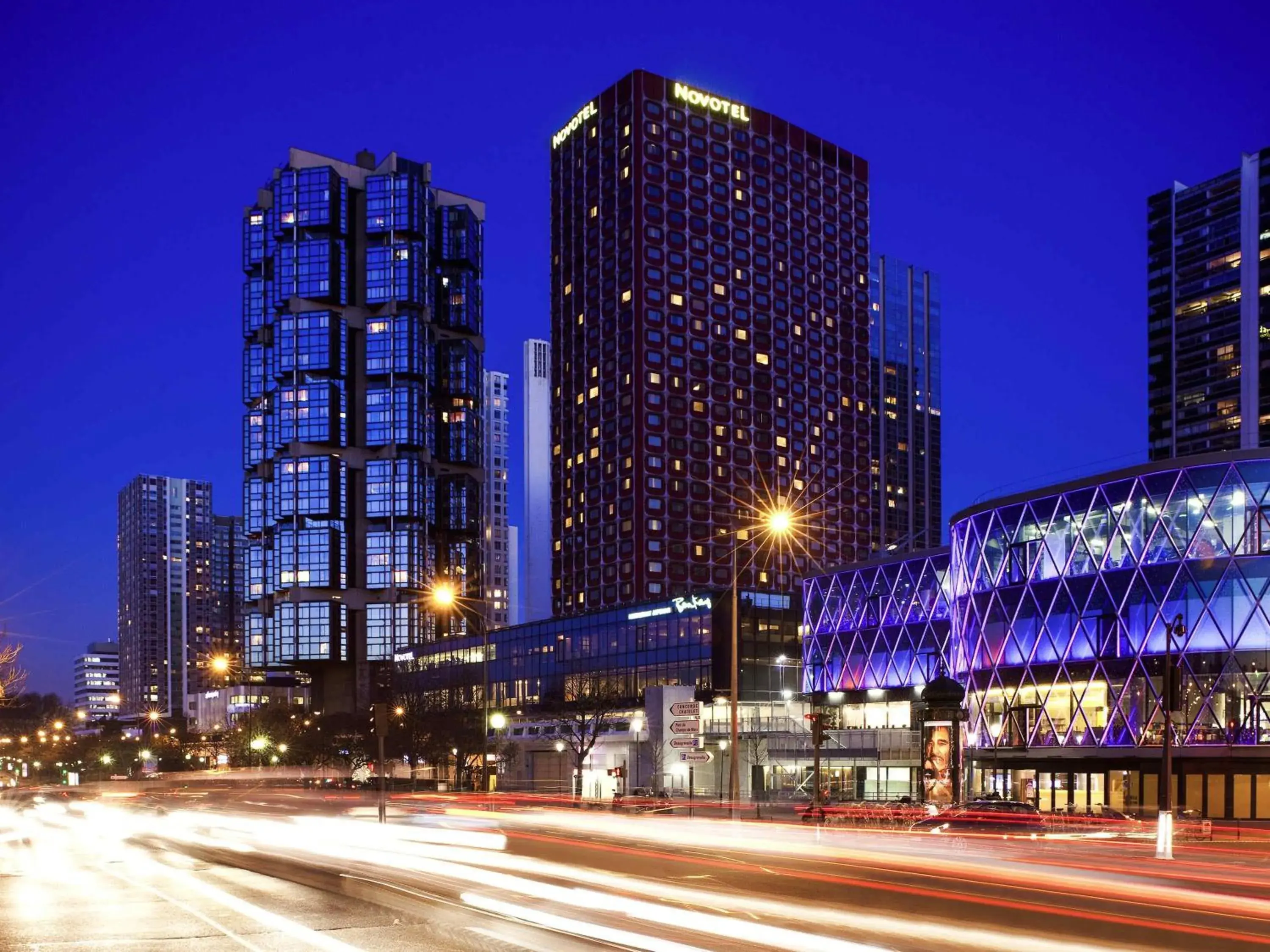 Property building in Novotel Paris Centre Tour Eiffel Property building in Novotel Paris Centre Tour Eiffel