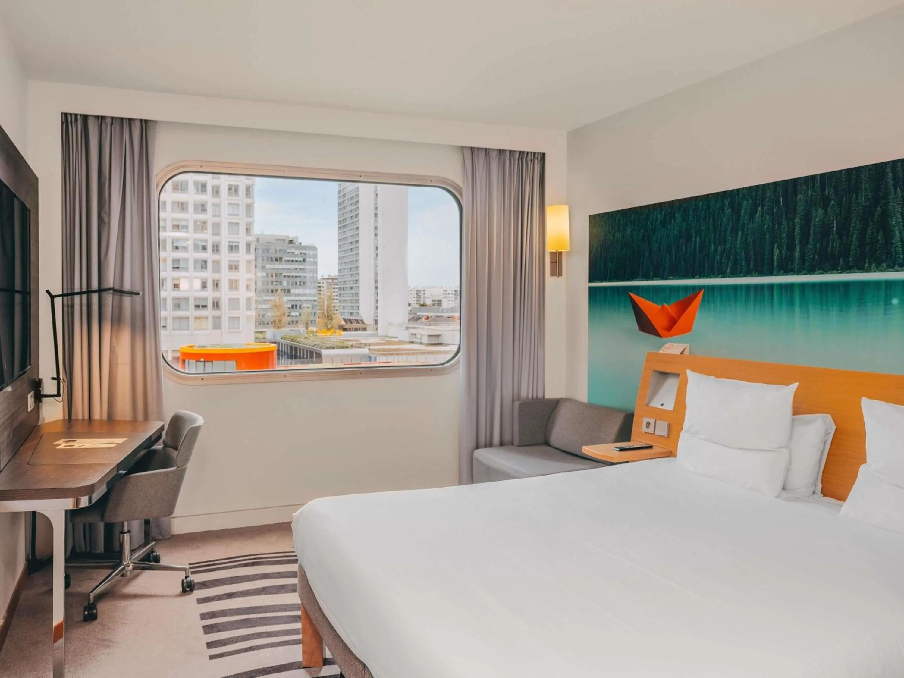Bedroom, Bed in Novotel Paris Centre Tour Eiffel