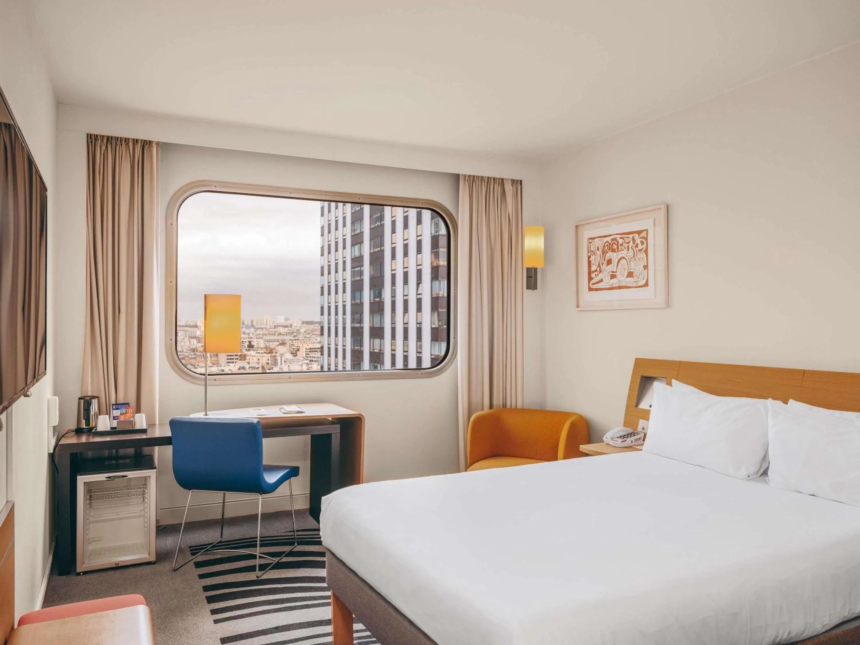 Bedroom, Bed in Novotel Paris Centre Tour Eiffel