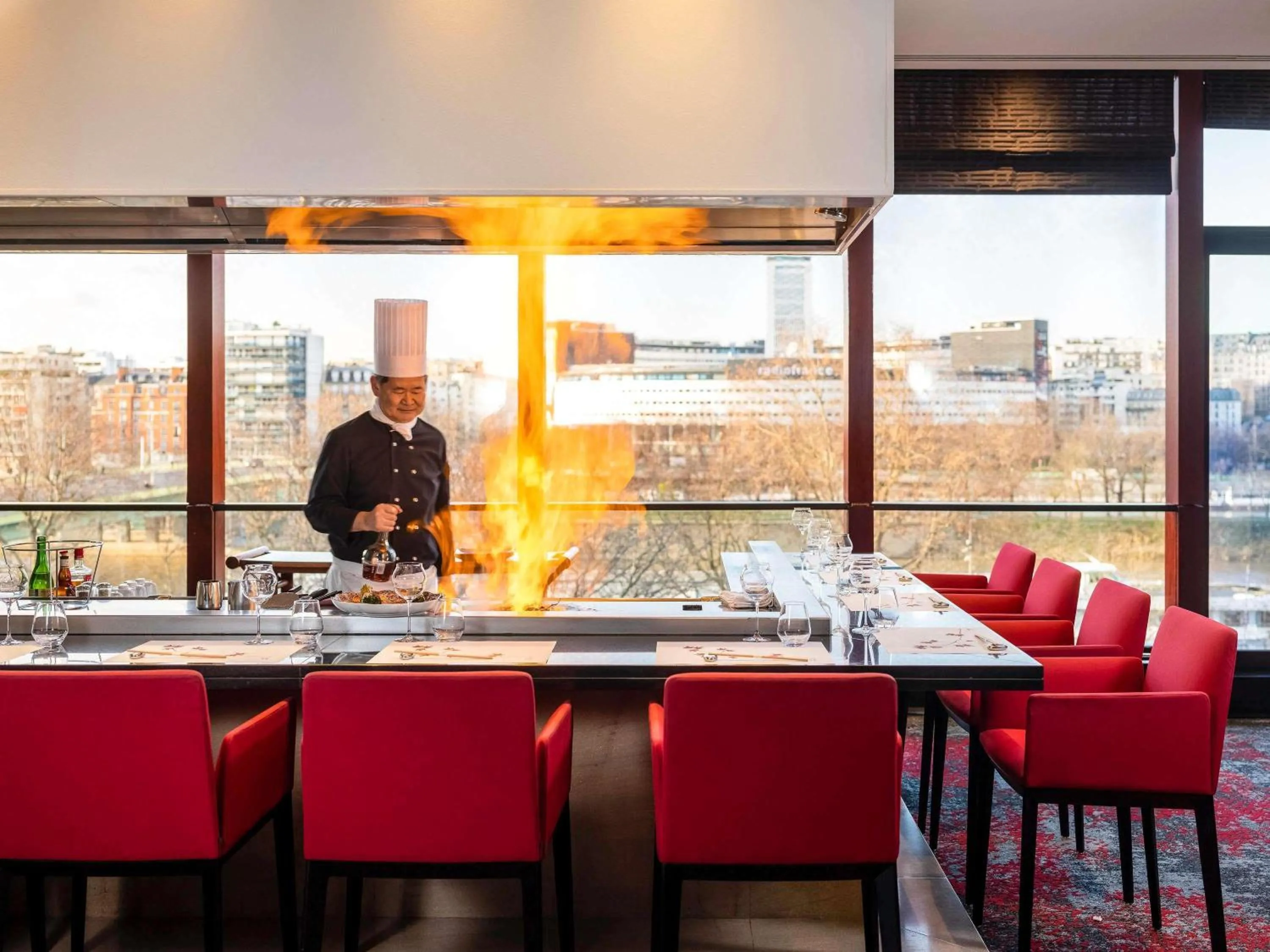 Restaurant/places to eat in Novotel Paris Centre Tour Eiffel