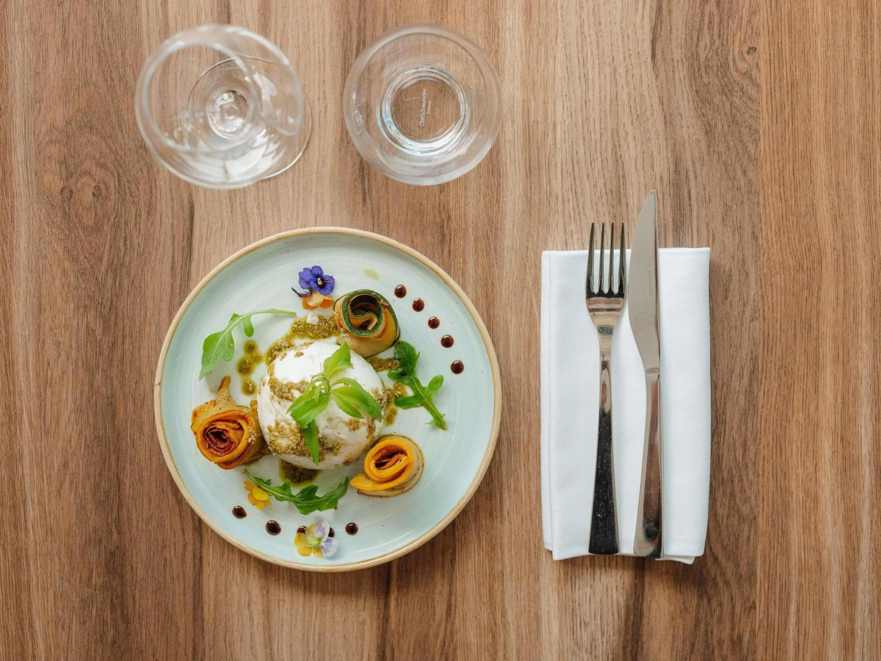 Restaurant/places to eat in Novotel Paris Centre Tour Eiffel