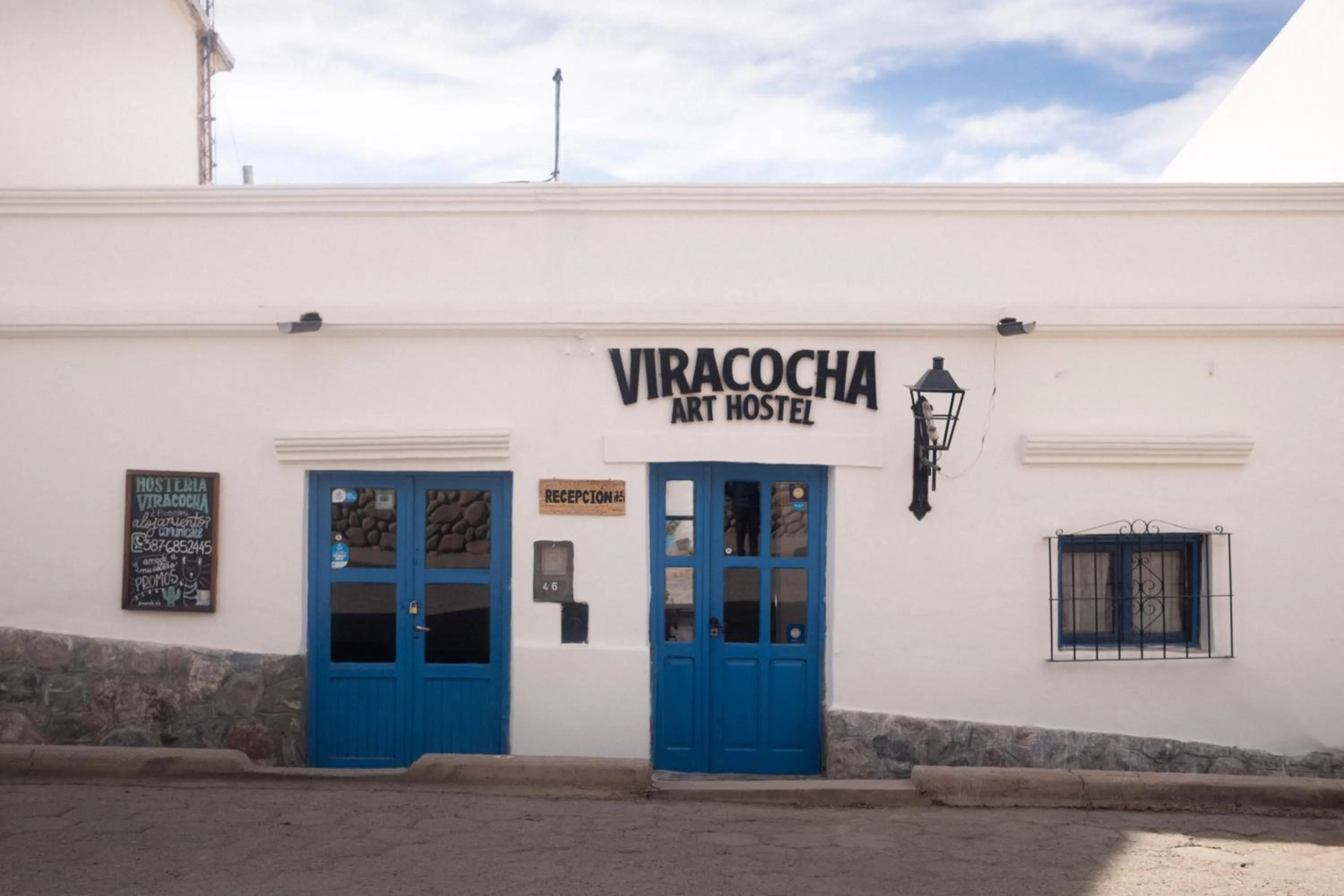 Facade/entrance in Viracocha Art Hostel Cachi