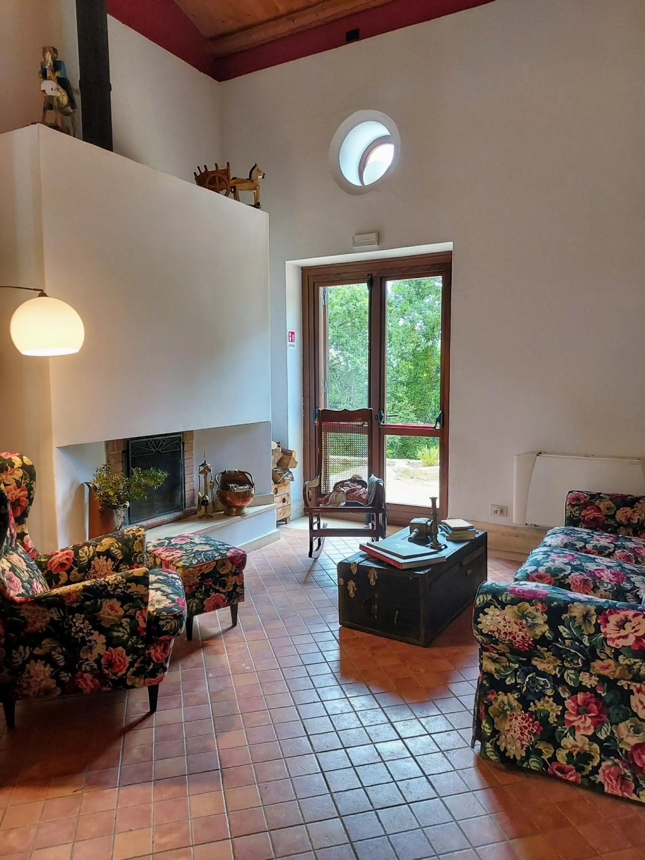 Living room, Bed in Chiosi Country Club