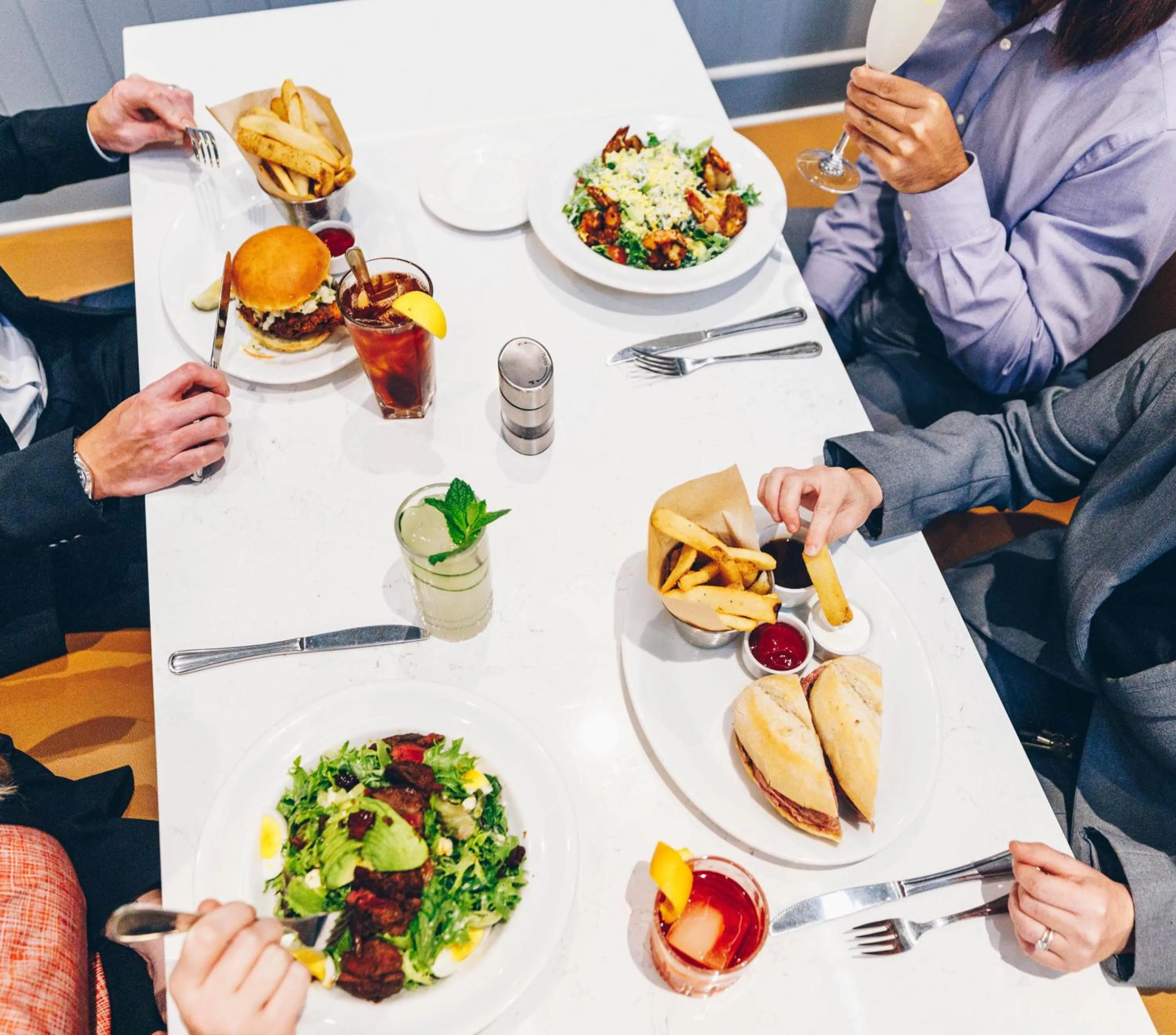 Restaurant/places to eat in Hyatt Regency Houston Downtown