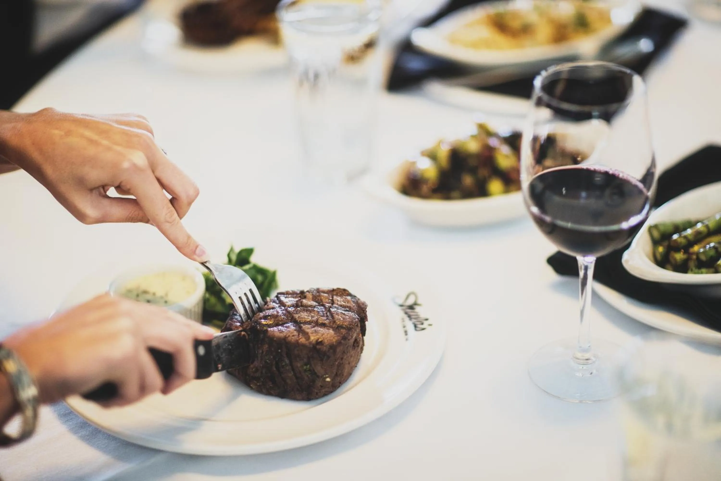 Food and drinks in Hyatt Regency Houston Downtown