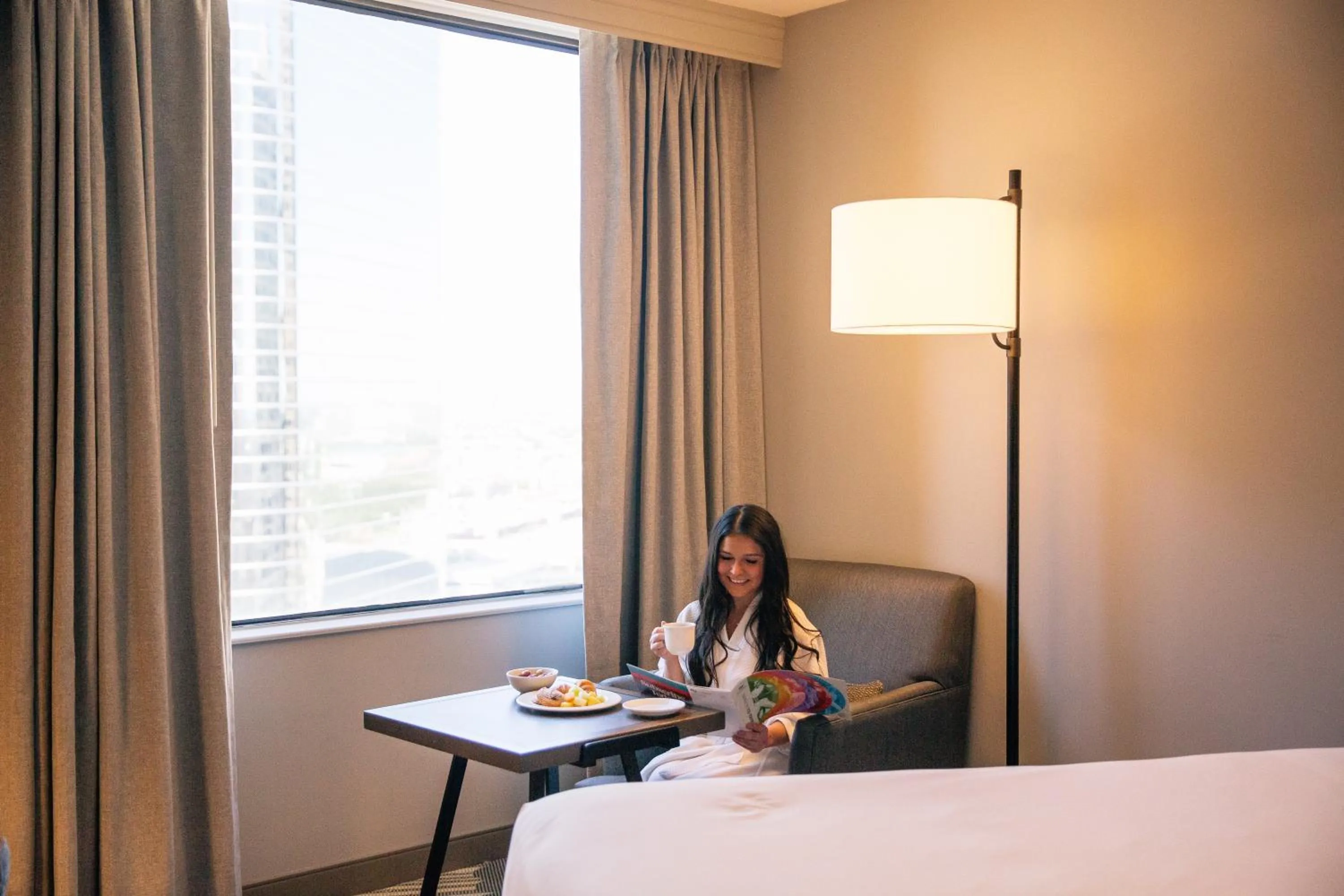 People, Bed in Hyatt Regency Houston Downtown
