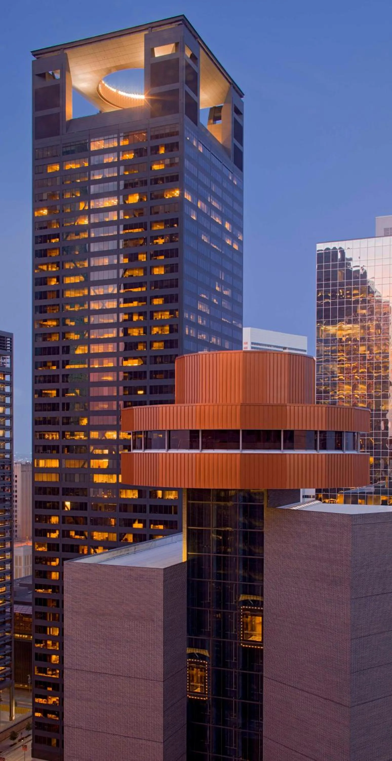 Restaurant/places to eat in Hyatt Regency Houston Downtown