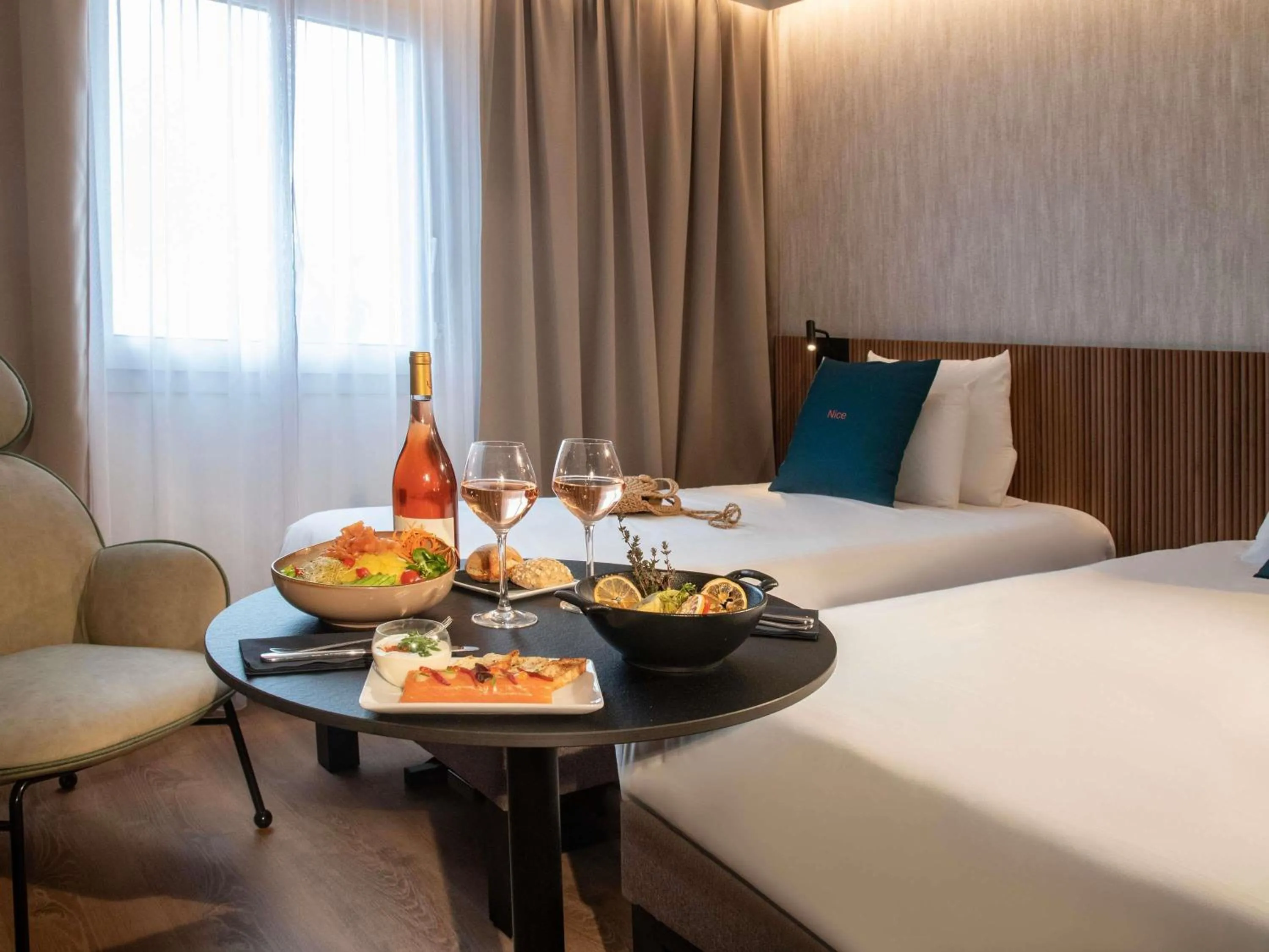 Bedroom, Bed in Novotel Nice Arenas Aeroport