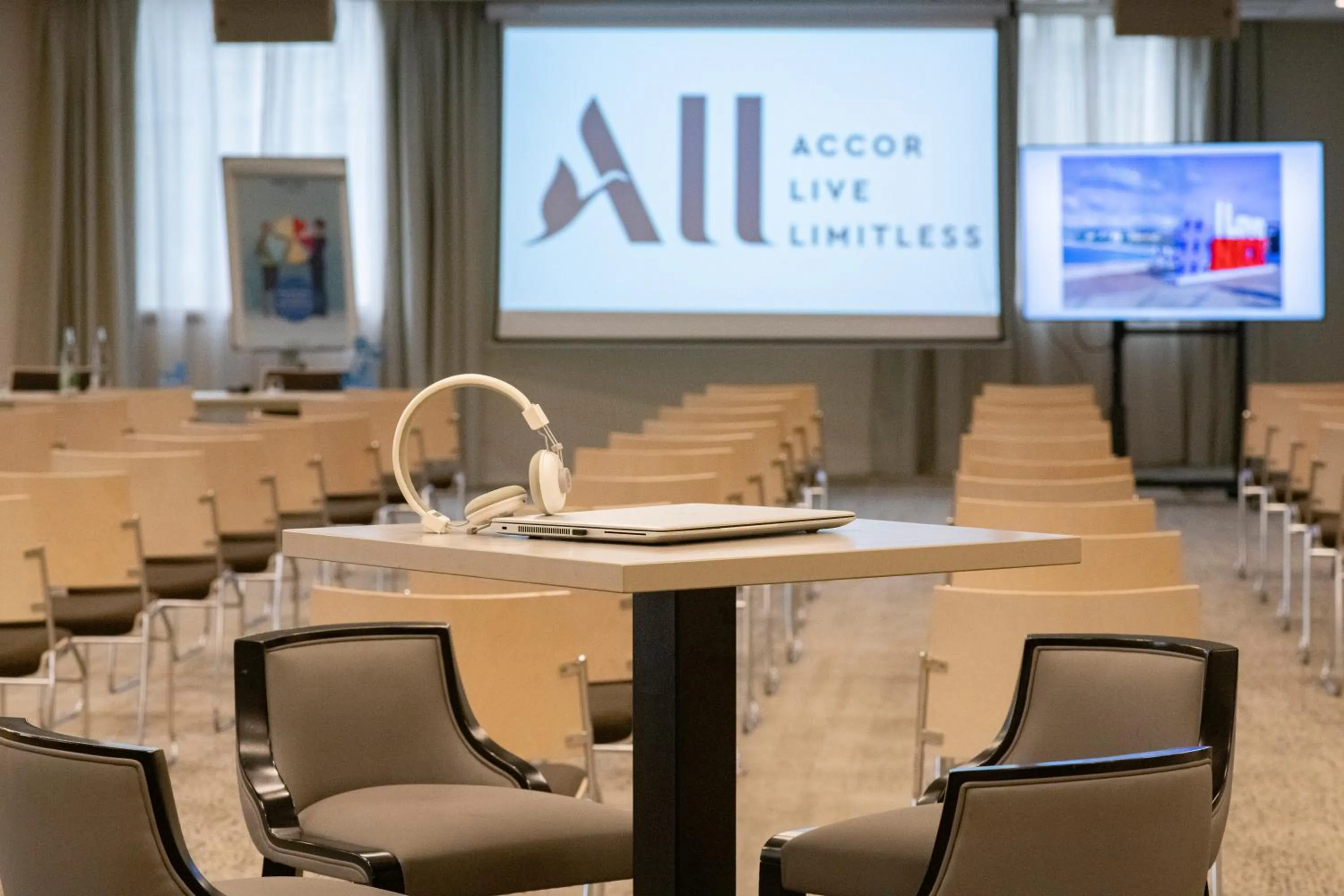 Business facilities in Novotel Nice Arenas Aeroport