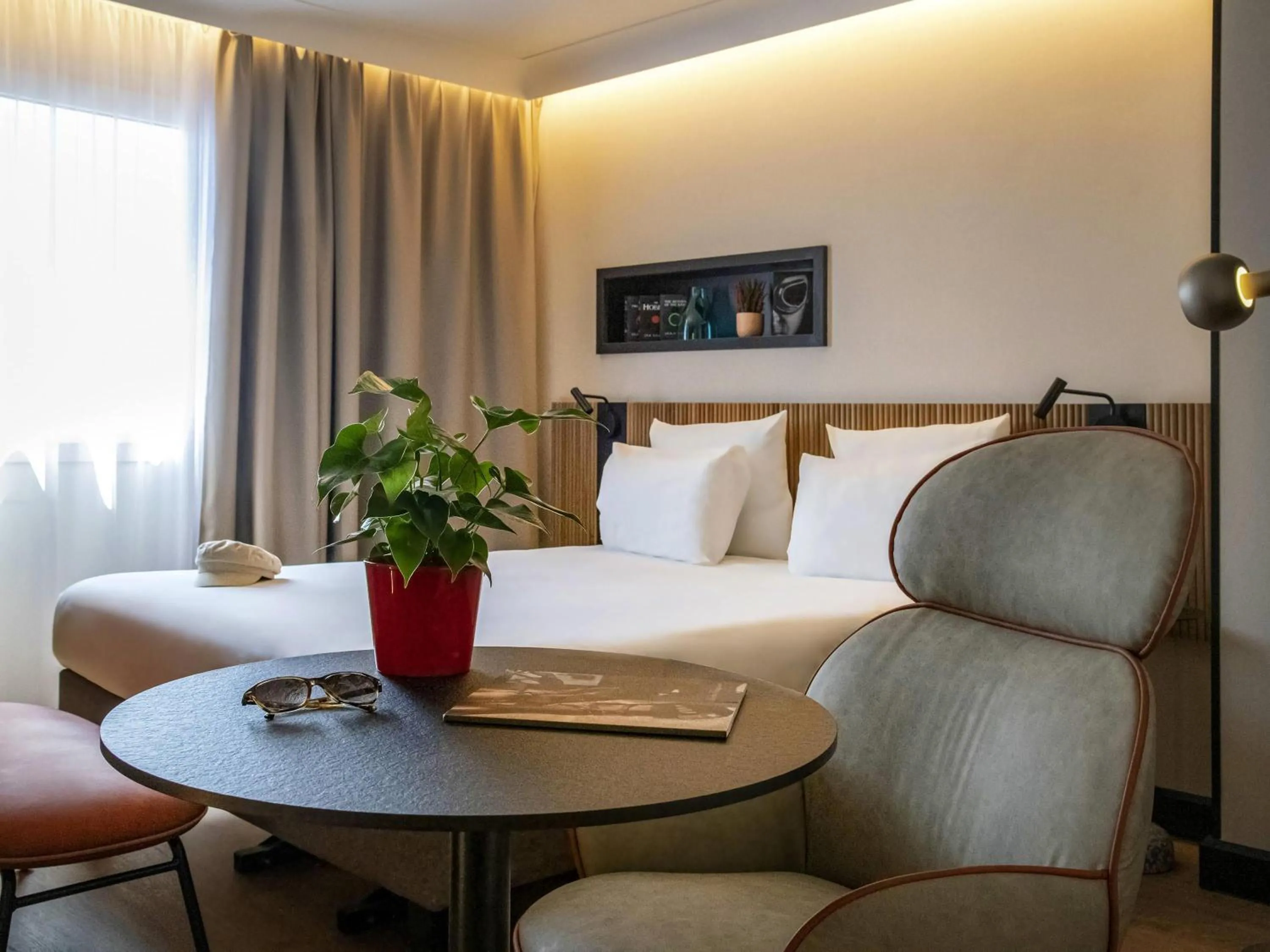 Bedroom, Bed in Novotel Nice Arenas Aeroport