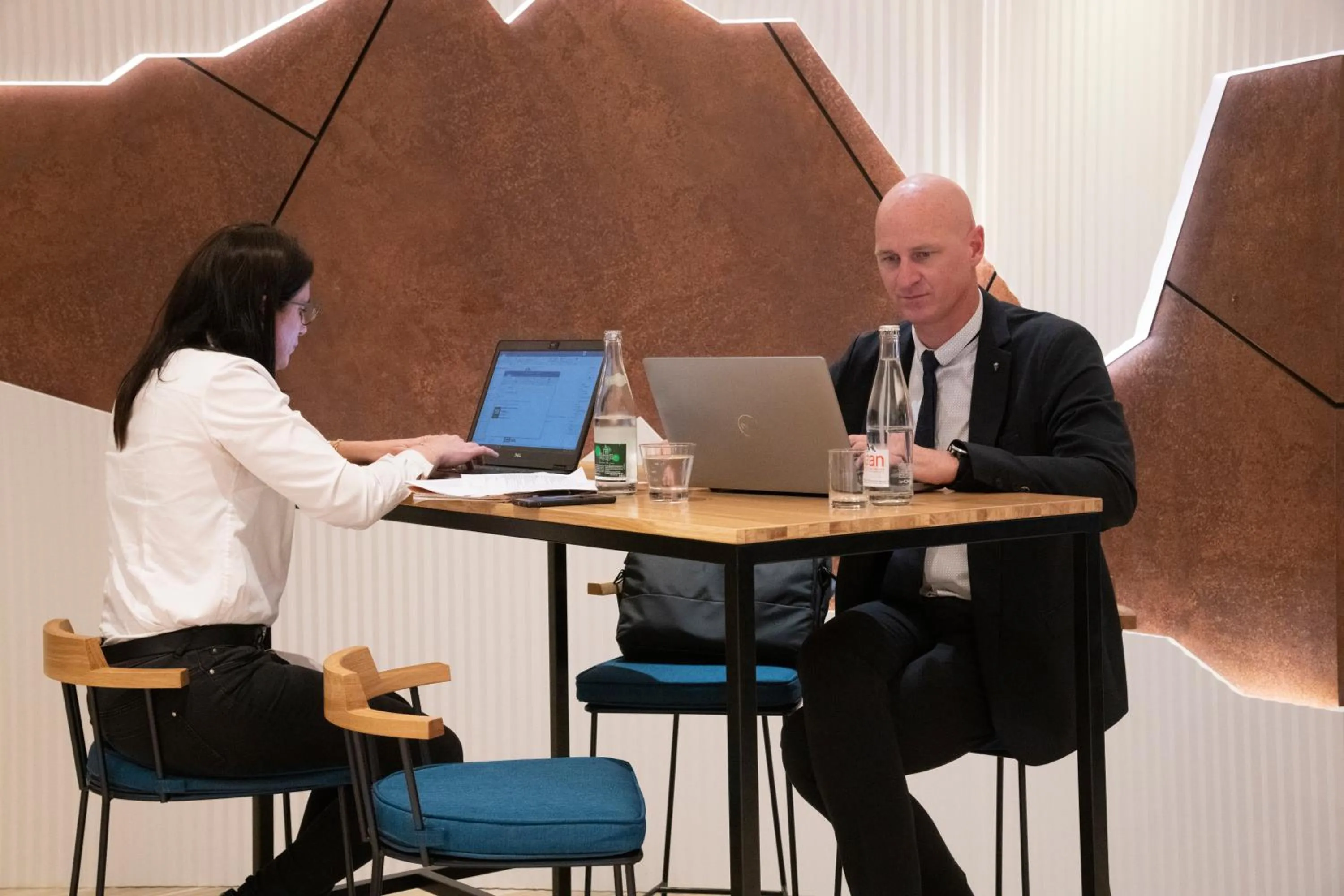 People in Novotel Nice Arenas Aeroport