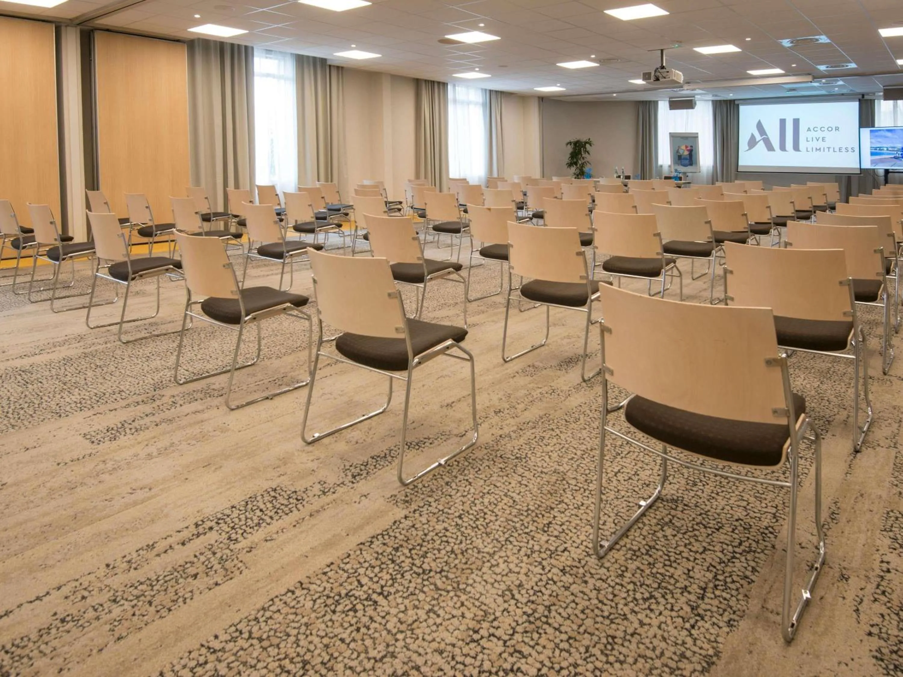 Meeting/conference room in Novotel Nice Arenas Aeroport