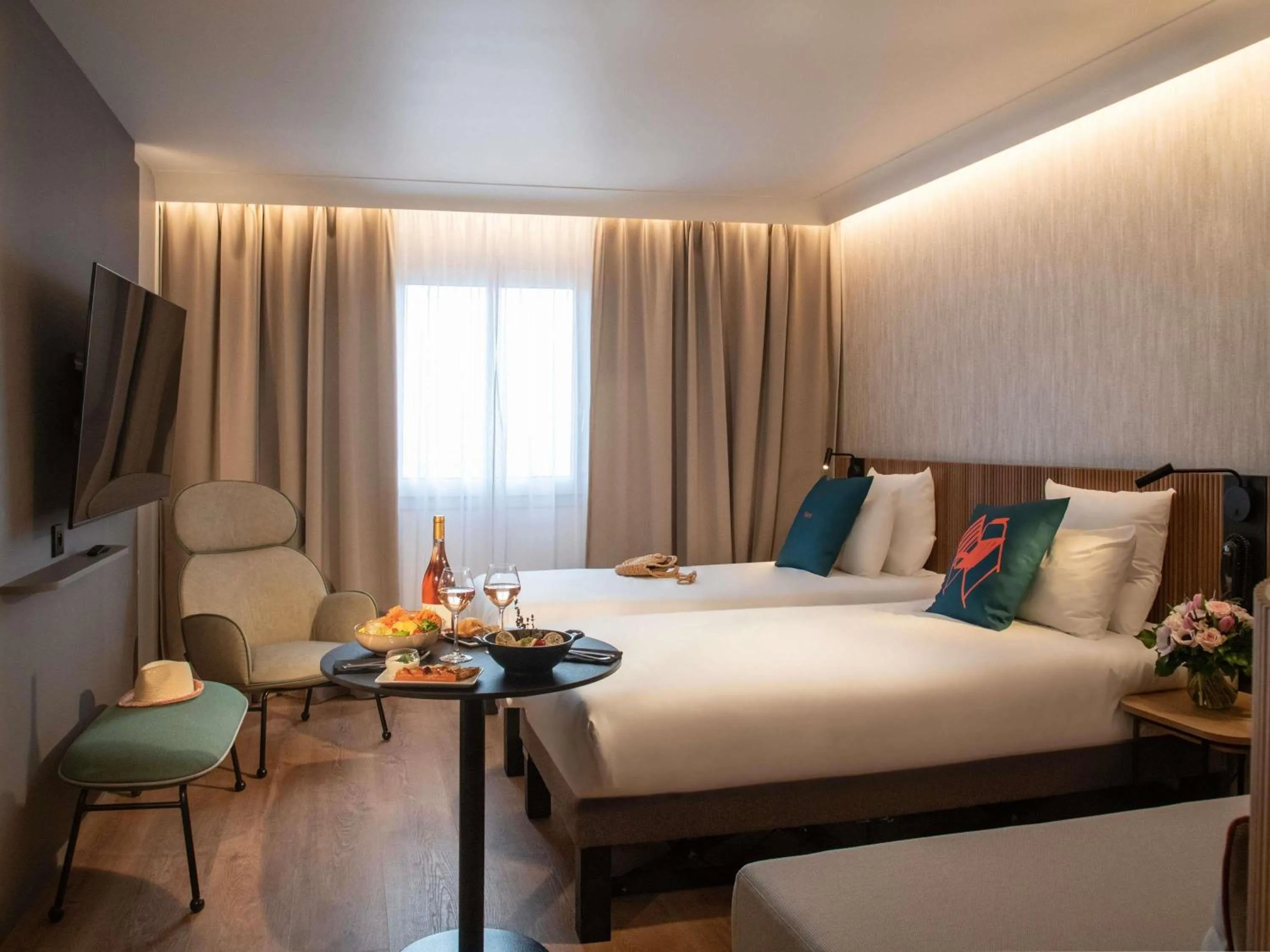 Bedroom, Bed in Novotel Nice Arenas Aeroport