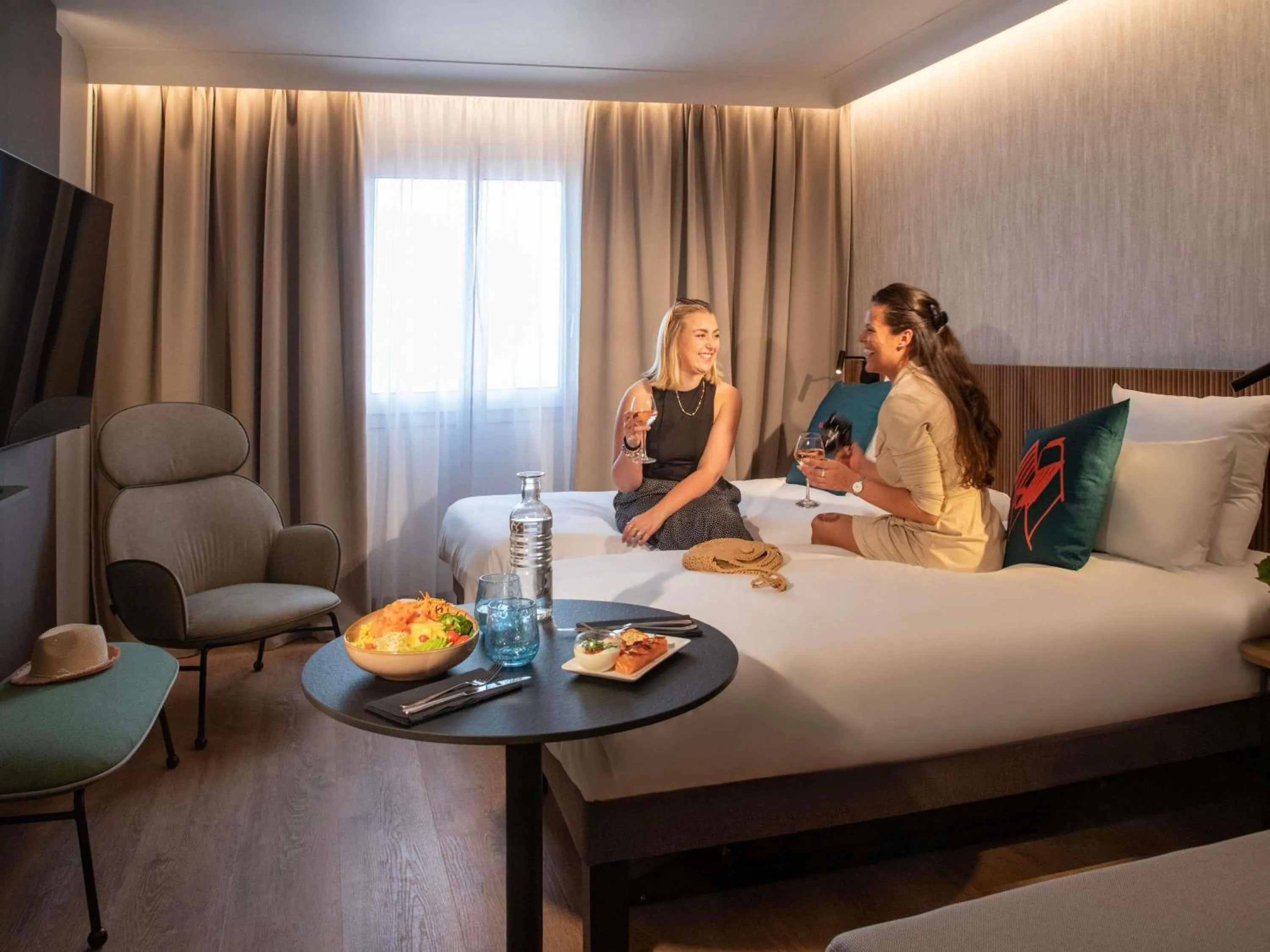 Bedroom, Bed in Novotel Nice Arenas Aeroport