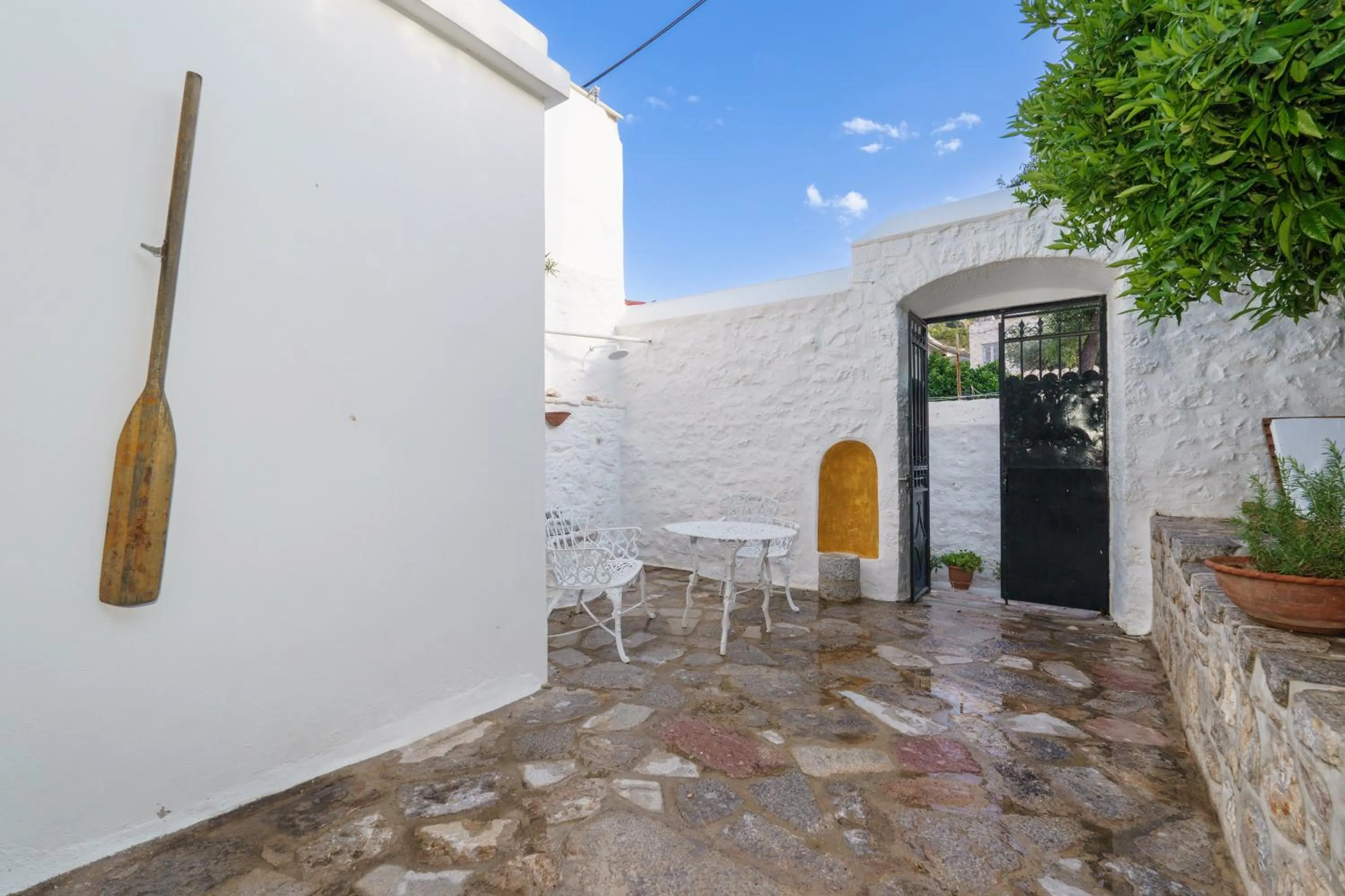 Garden in LIVIN Hydra Garden Suite