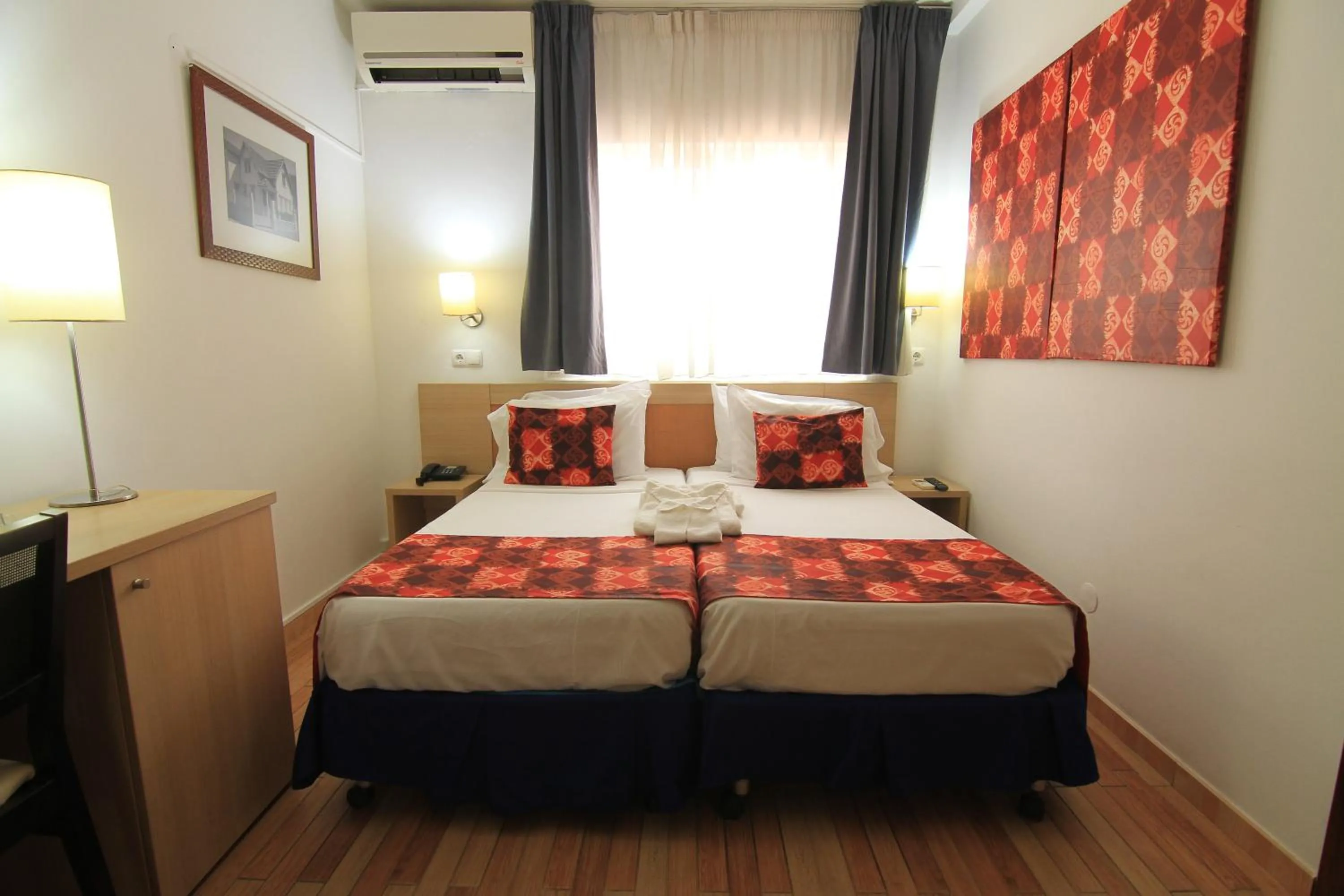Standard Twin Room in Hotel Santa Maria