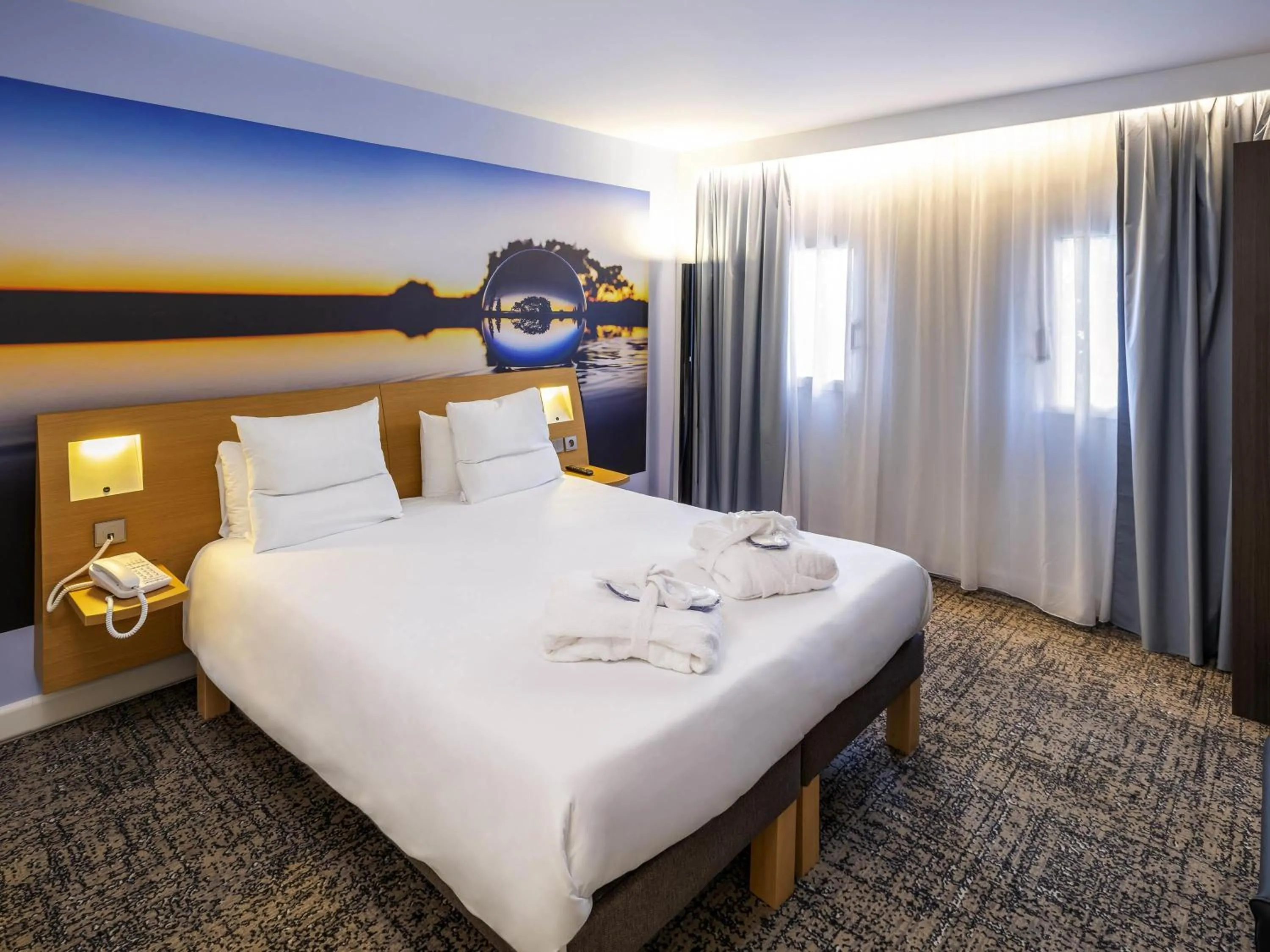 Bedroom, Bed in Novotel Toulouse Centre Compans Caffarelli