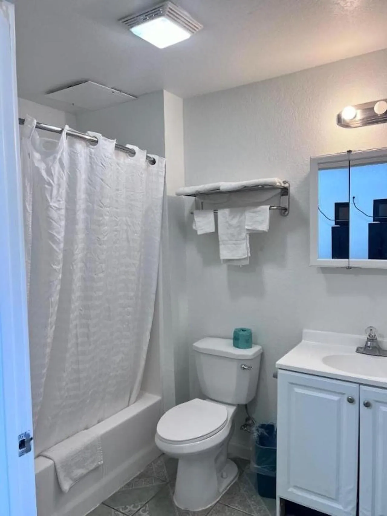 Toilet in OYO Garden Inn and Suites Pearsall I-35 East