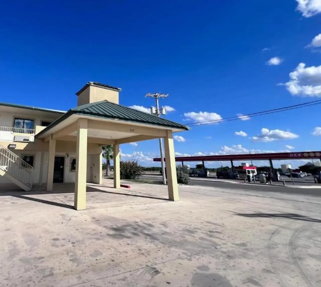 Facade/entrance in OYO Garden Inn and Suites Pearsall I-35 East Facade/entrance in OYO Garden Inn and Suites Pearsall I-35 East