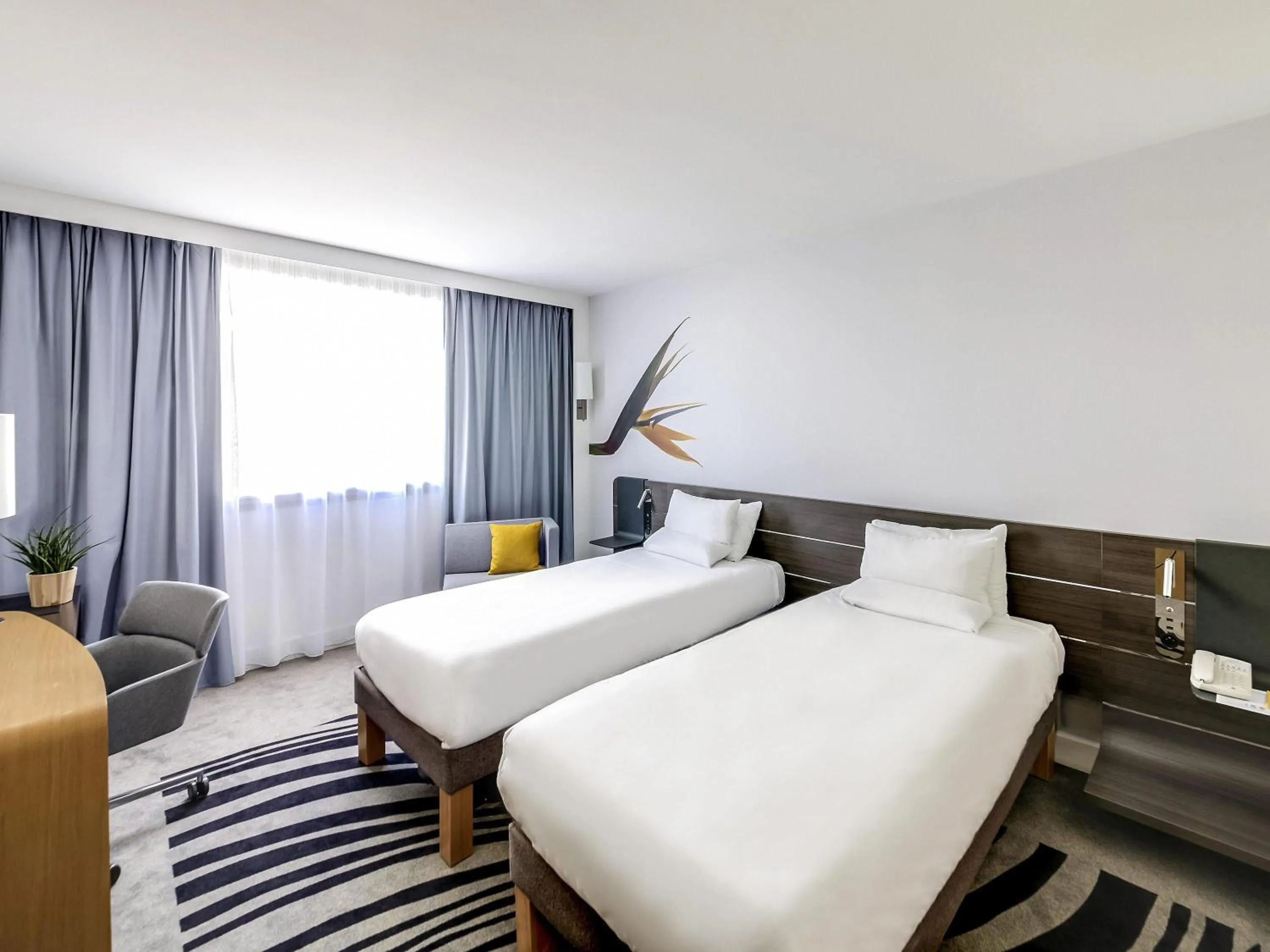 Bedroom, Bed in Novotel Paris Centre Gare Montparnasse